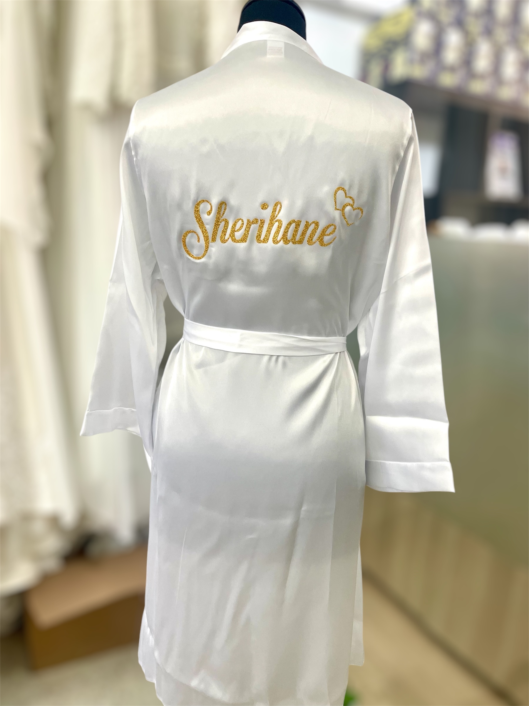 ✨ Peignoir Satin Personnalisé – Flocage Doré