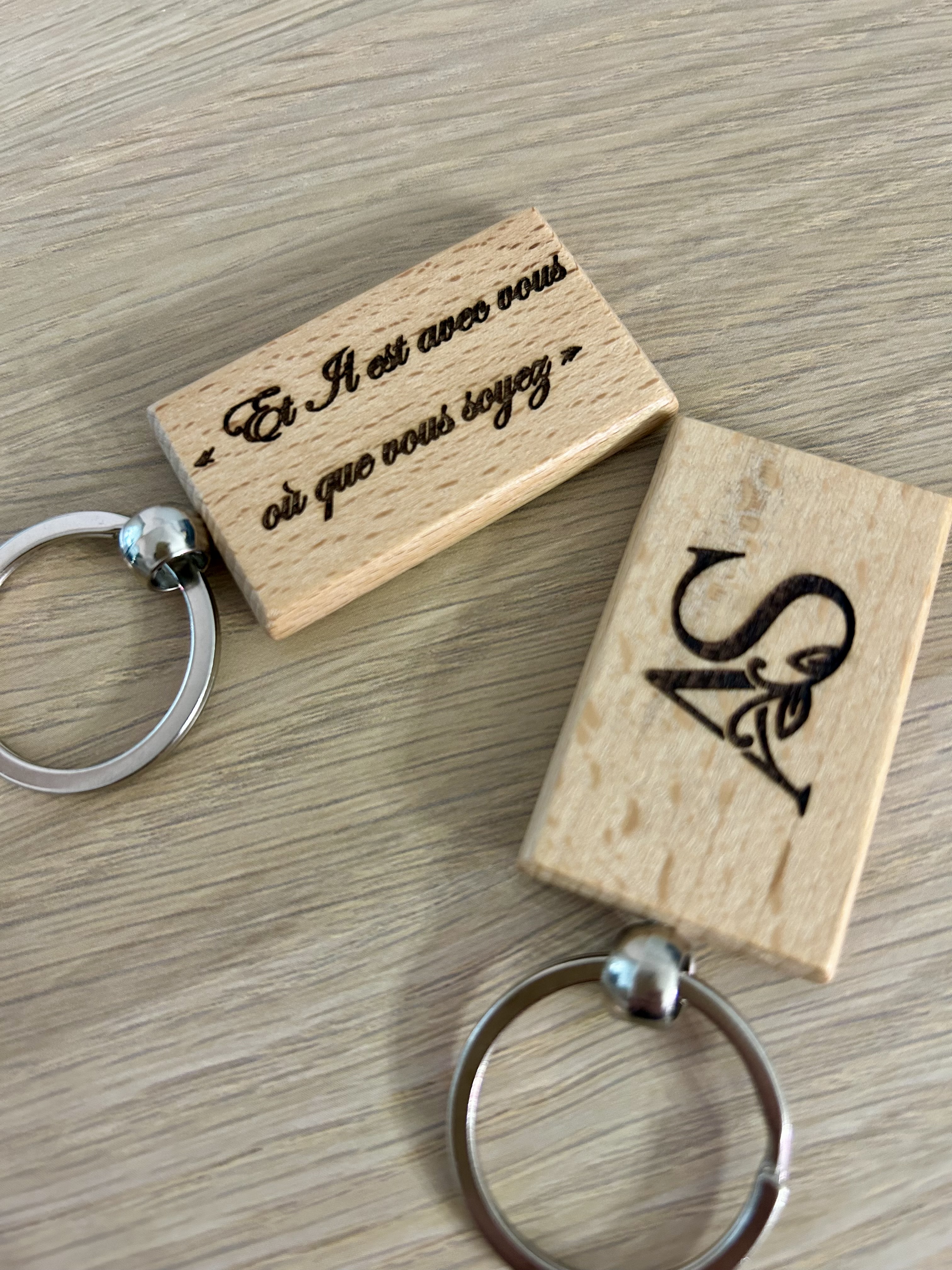 Porte-clés en bois personnalisé