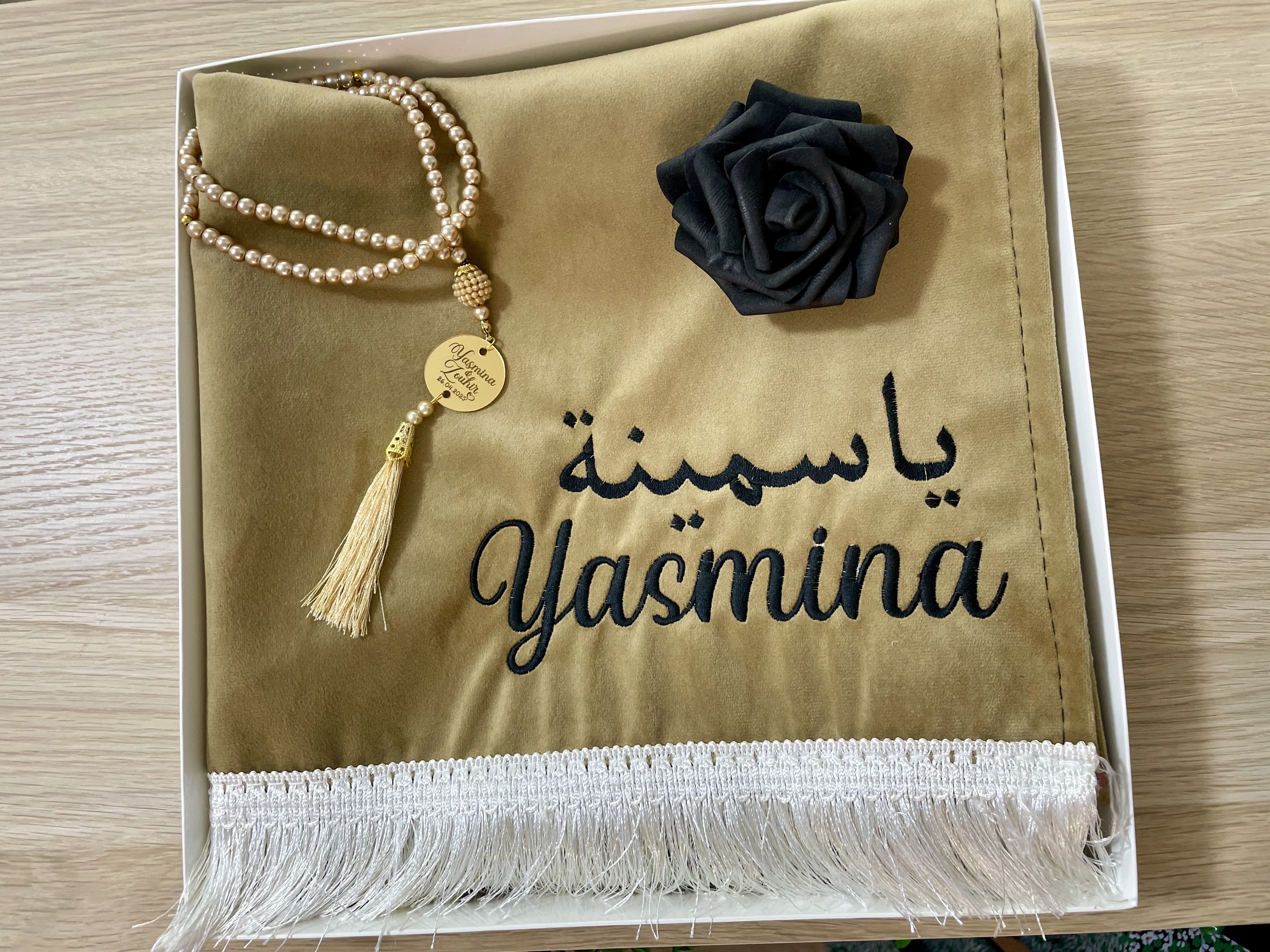 Coffret Cadeau Personnalisé –  Tapis luxe & Chapelet