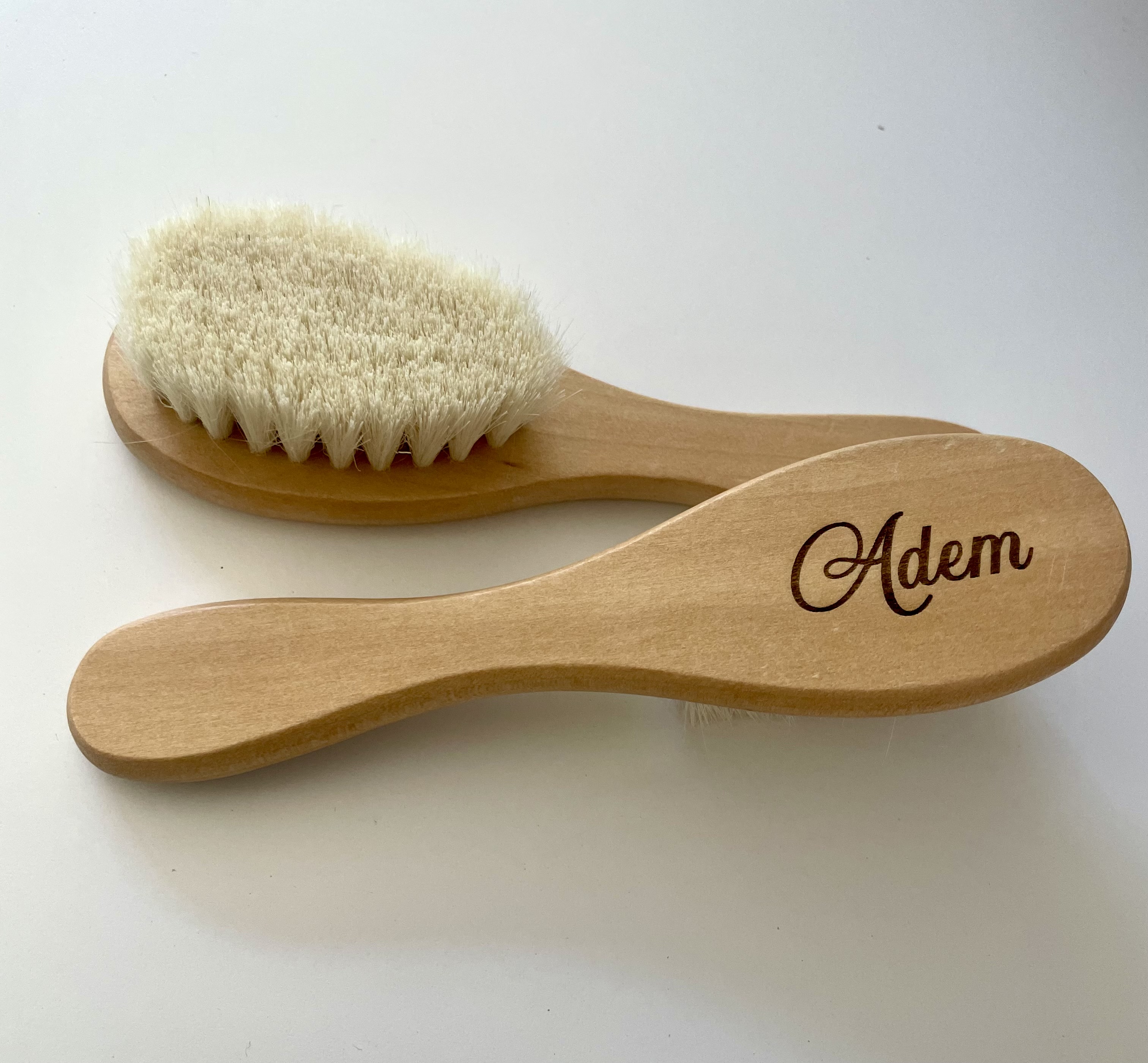 Brosse en Bois Personnalisée pour Bébé