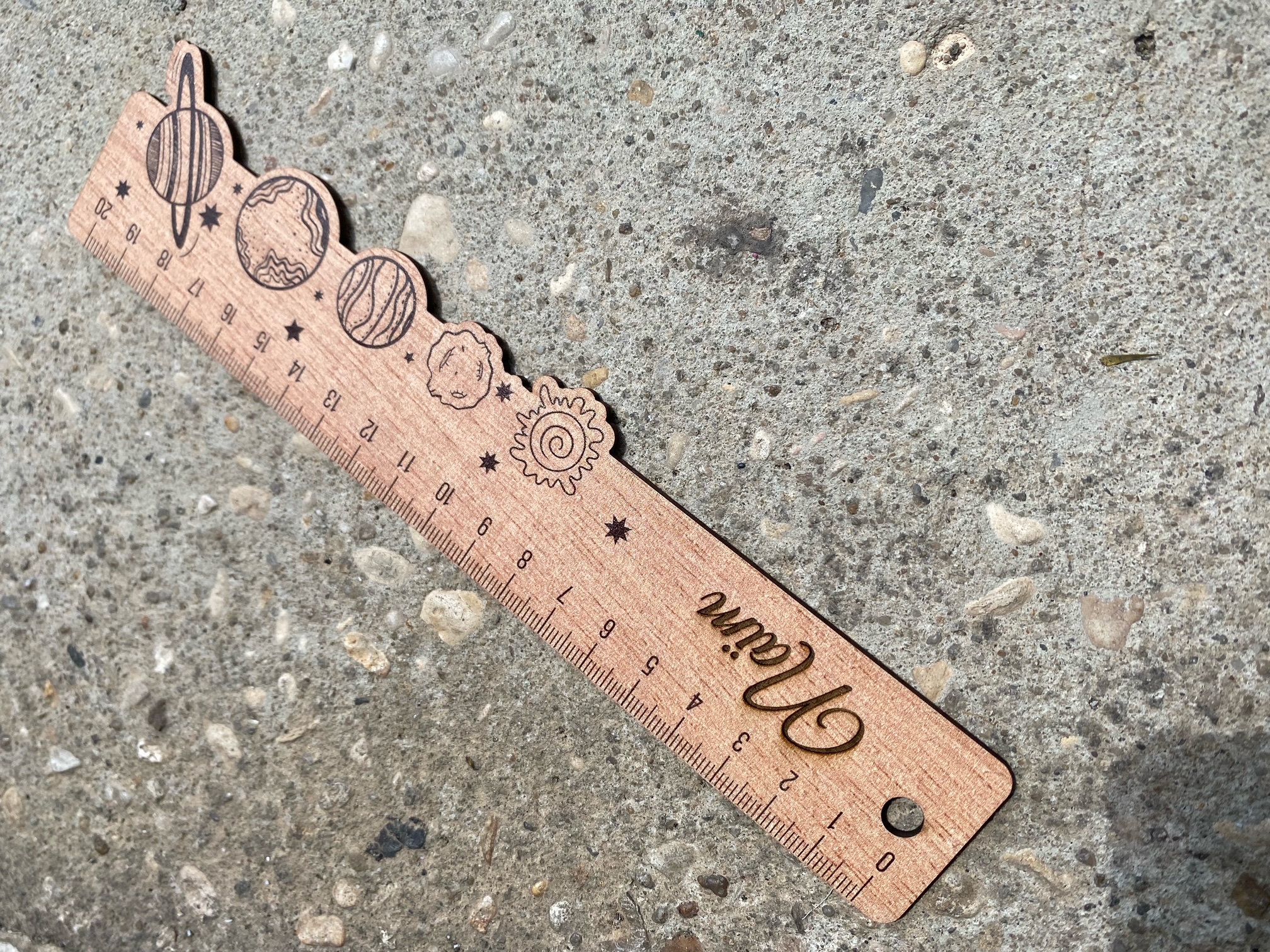 Règle en bois personnalisée