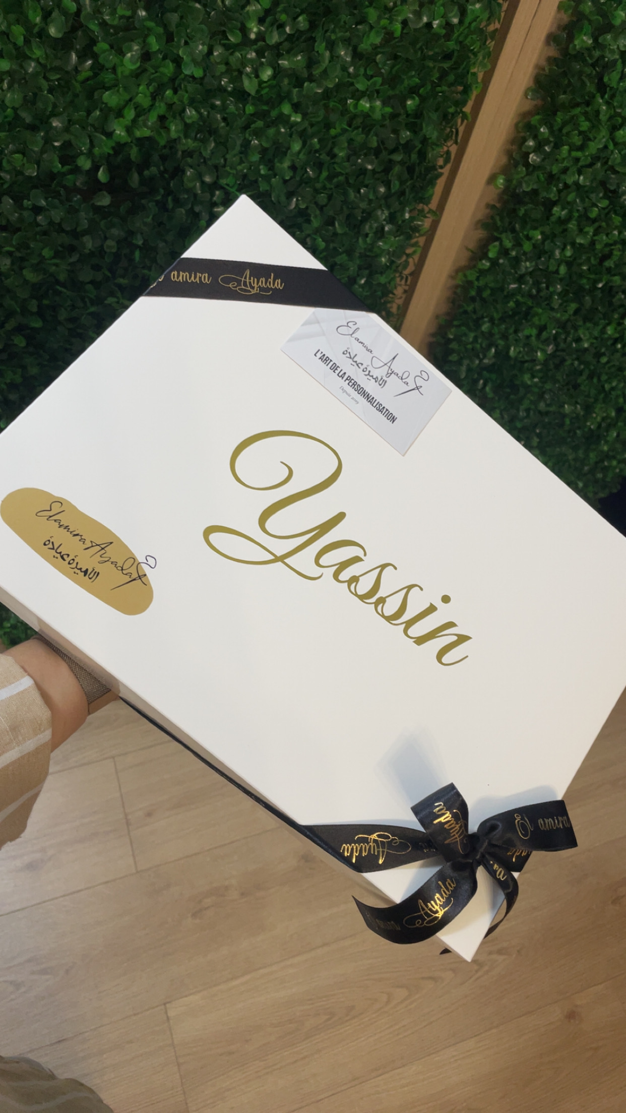 Coffret Cadeau Personnalisé –  Tapis gamme luxe, parfum, citadelle & brosse personnalisée 
