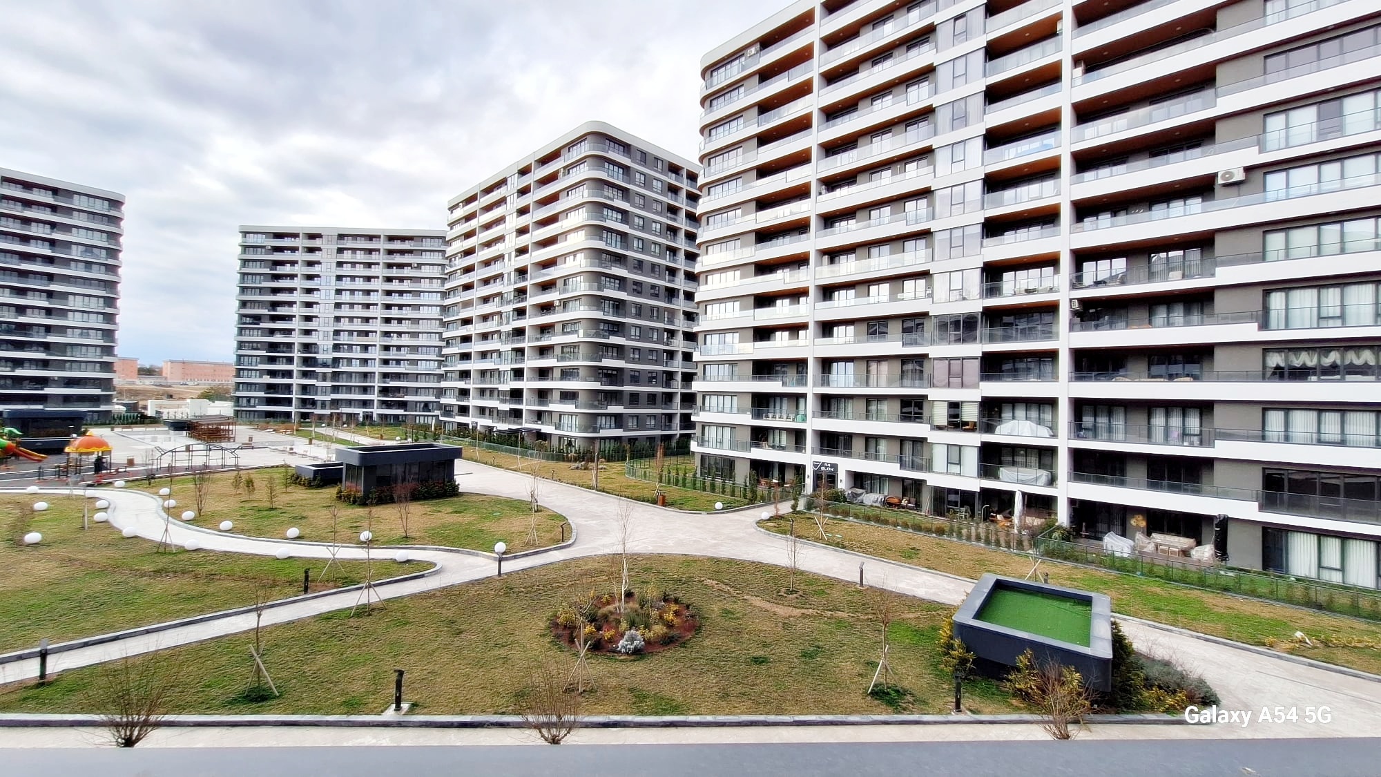 MARS ANKARA'DAN VELUX ANKARA'DA PEYZAJ MANZARALI SATILIK ESYALI 1,5+1 DAIRE