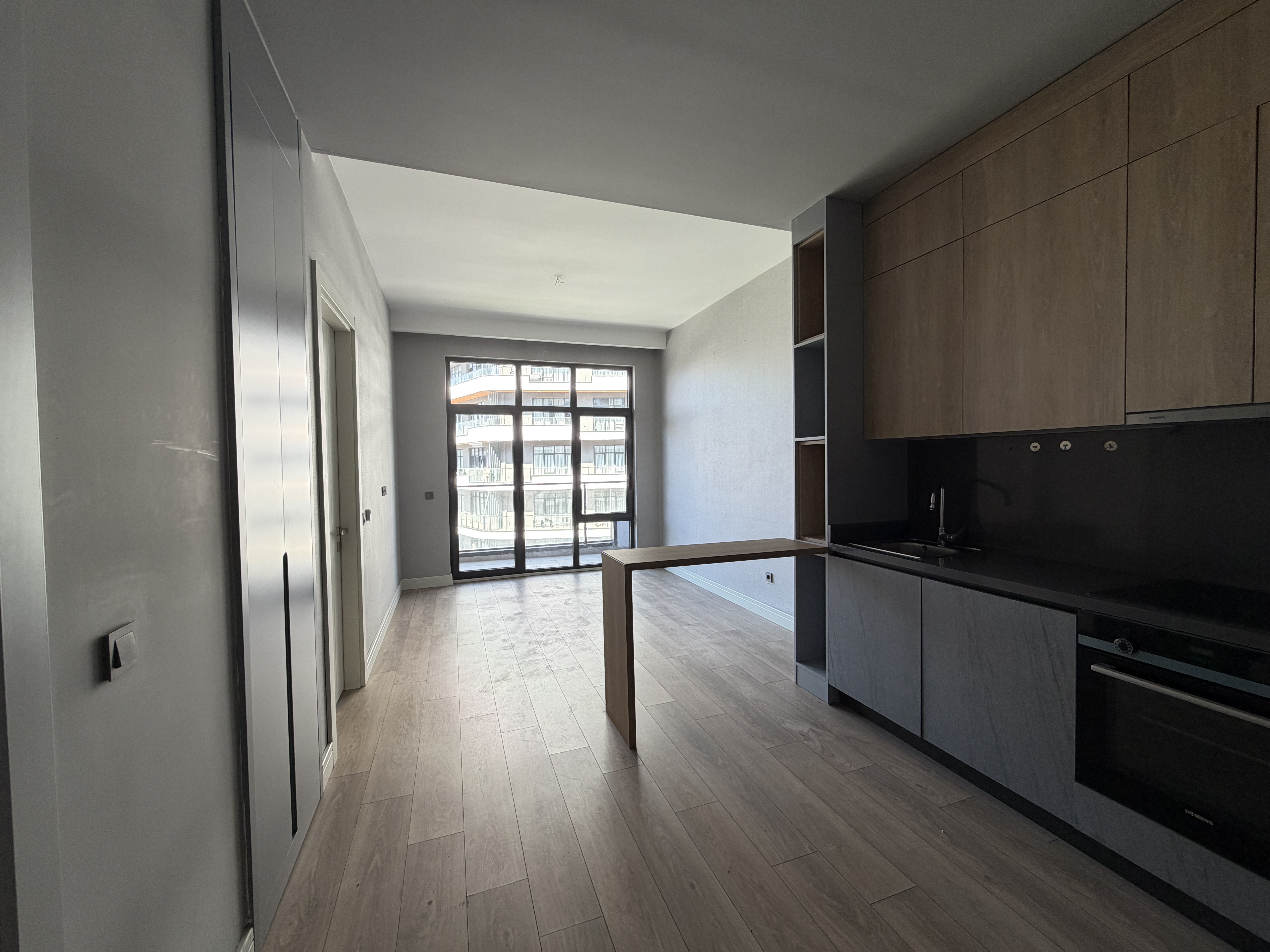 VELUX ANKARA'DA ACIK AVM MEYDAN MANZARALI KIRALIK 1+1 DAIRE
