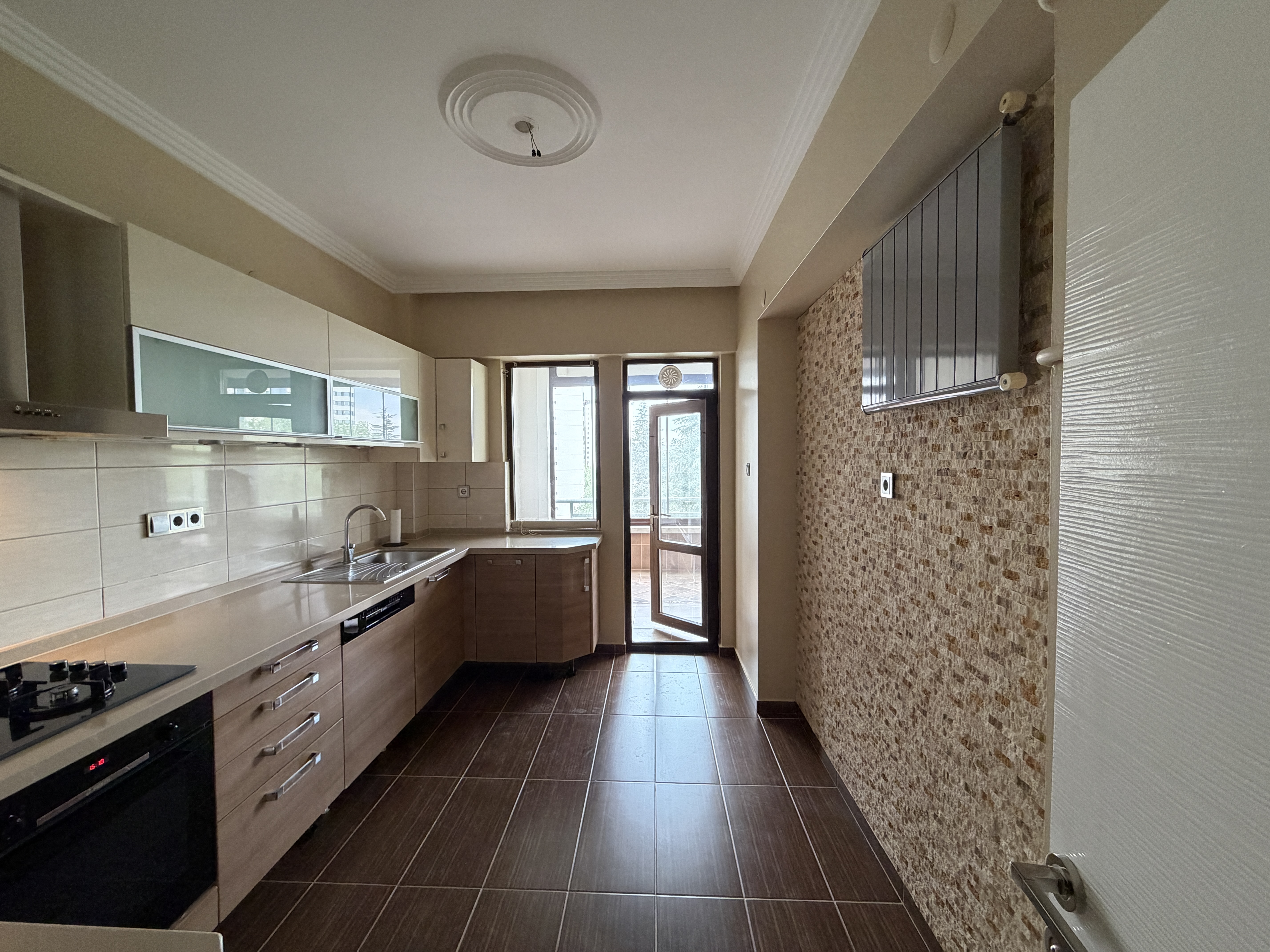 CANKAYA UMIT MAHALLESI KAR SITESINDE EN IYI KONUMDA SATILIK 4+1 DAIRE