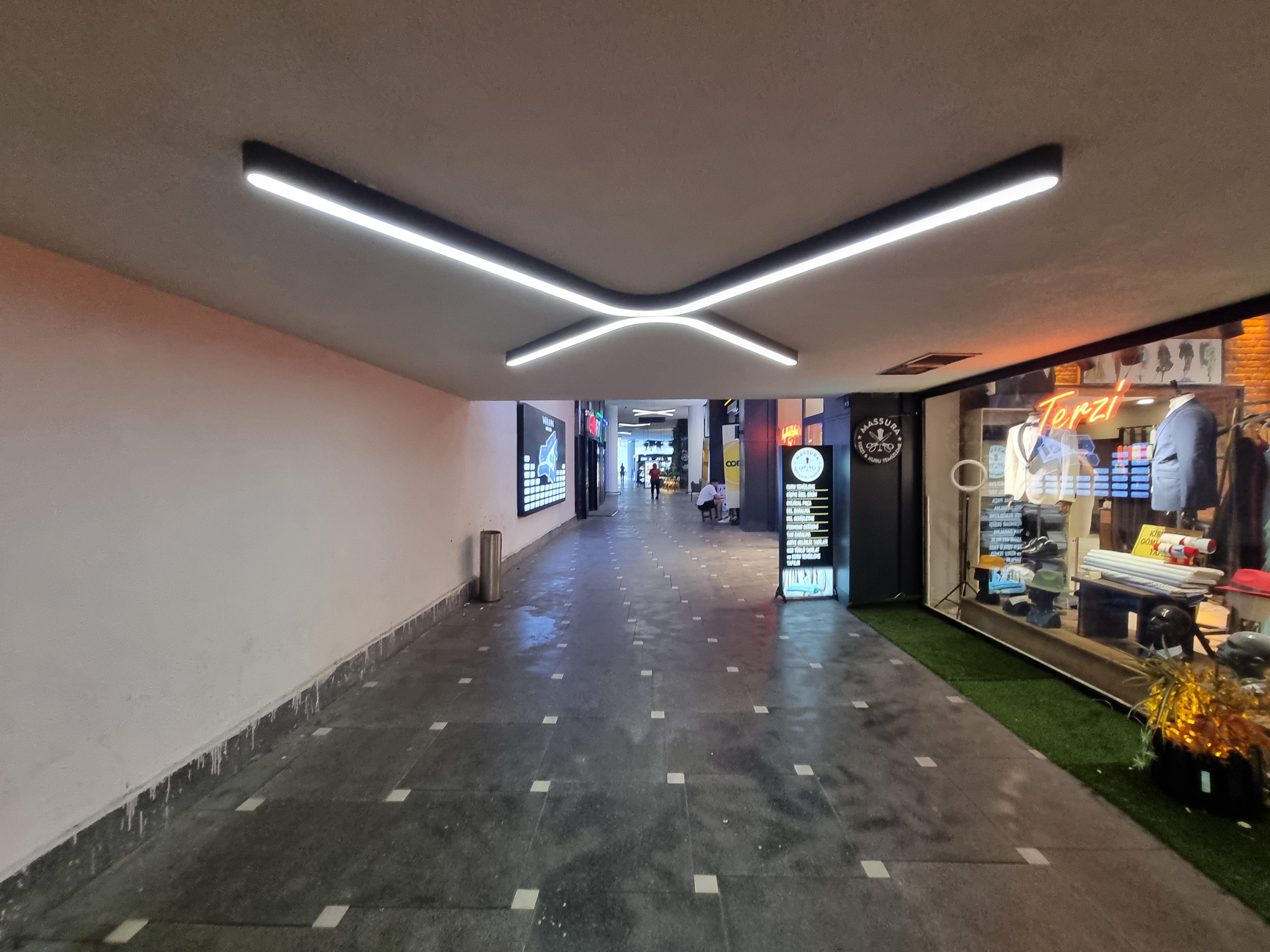 MARS ANKARA'DAN VELUX AVM'DE SATILIK KIRACILI MAGAZA