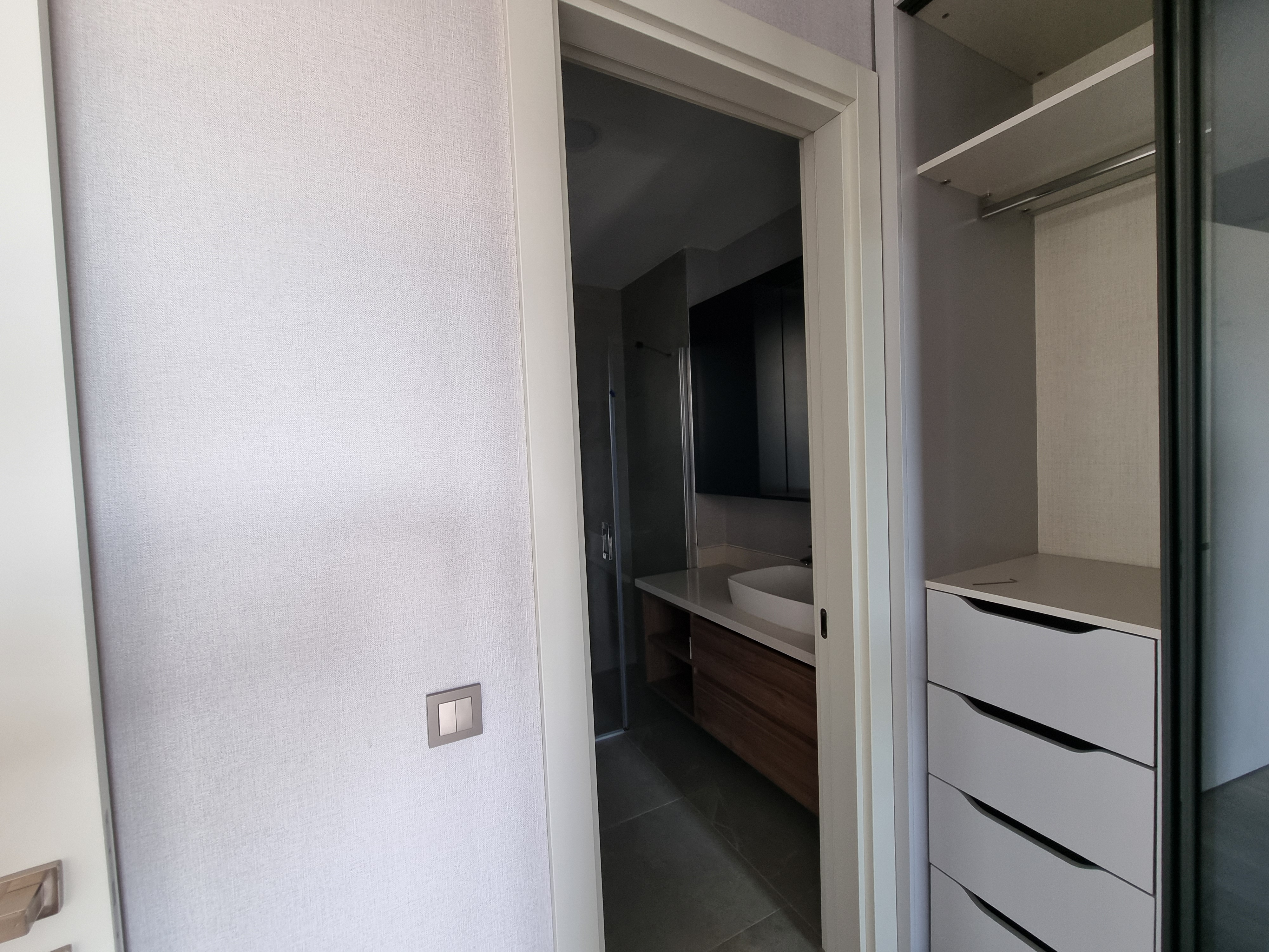 VELUX ANKARA'DA MUHTESEM MANZARALI SATILIK SIFIR 2+1 DAIRE-OFIS