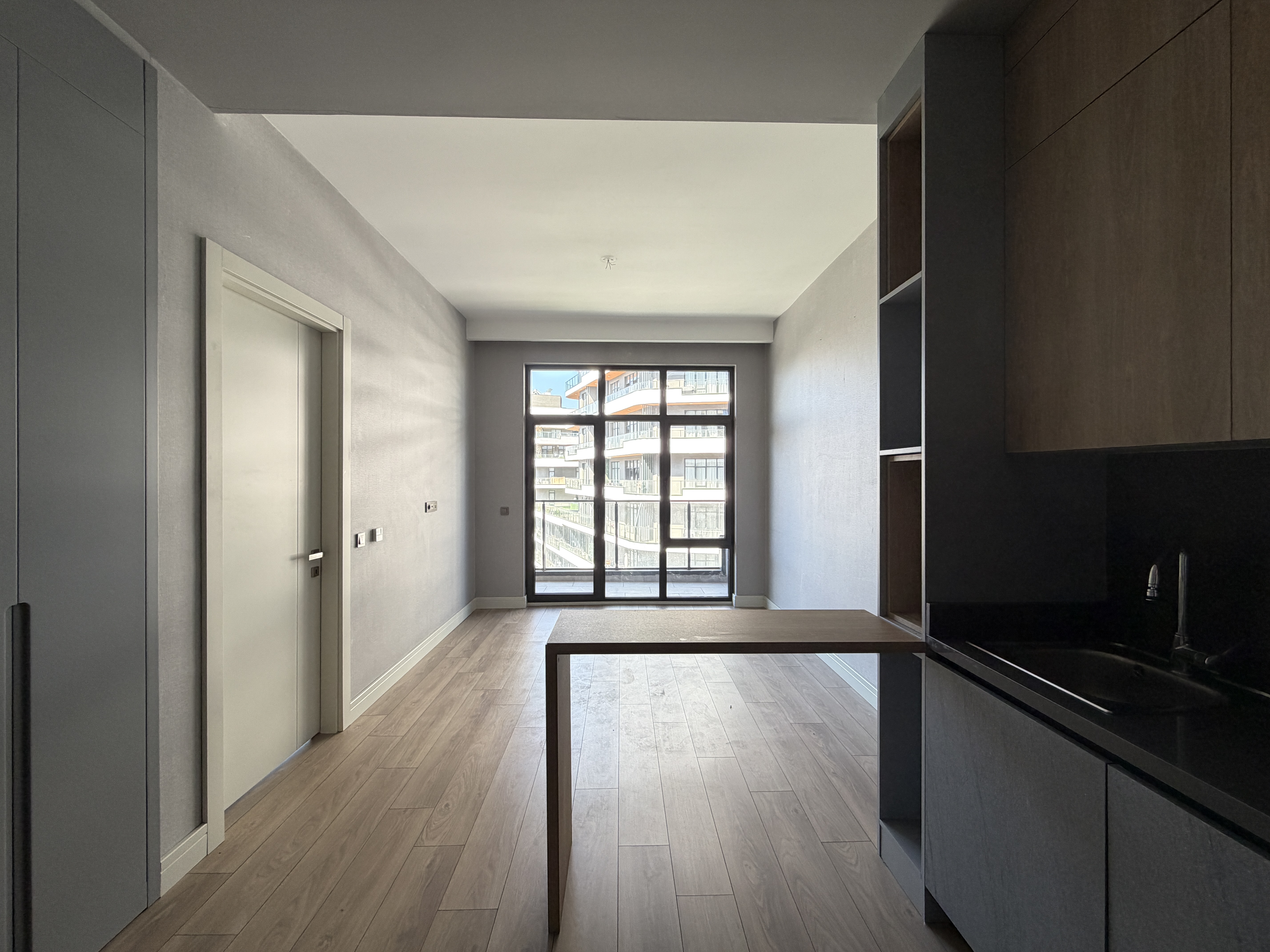 VELUX ANKARA'DA ACIK AVM MEYDAN MANZARALI KIRALIK 1+1 DAIRE