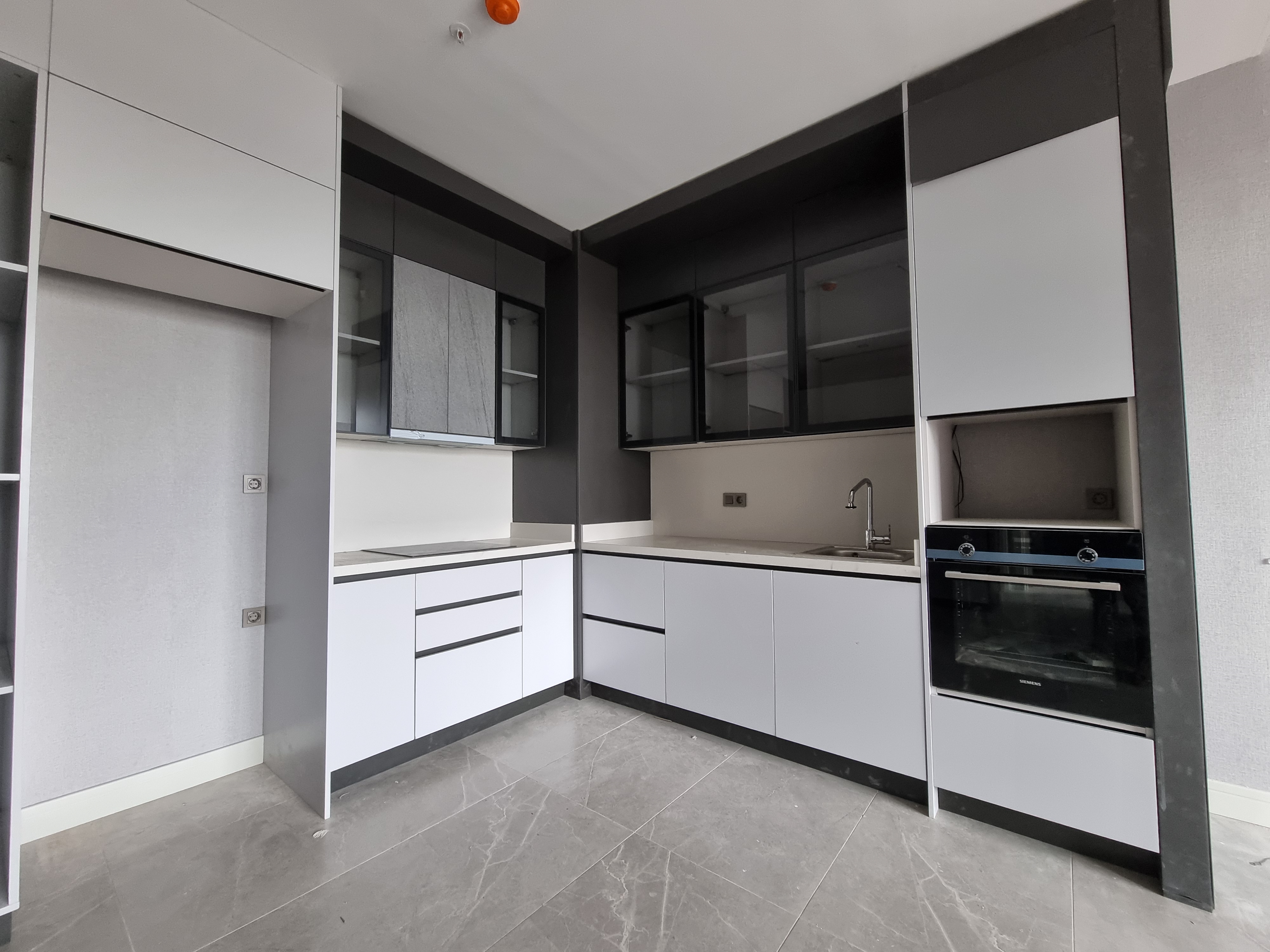 MARS ANKARA'DAN VELUX ANKARA'DA SATILIK SEHIR MANZARALI BOS SATILIK 2+1 DAIRE