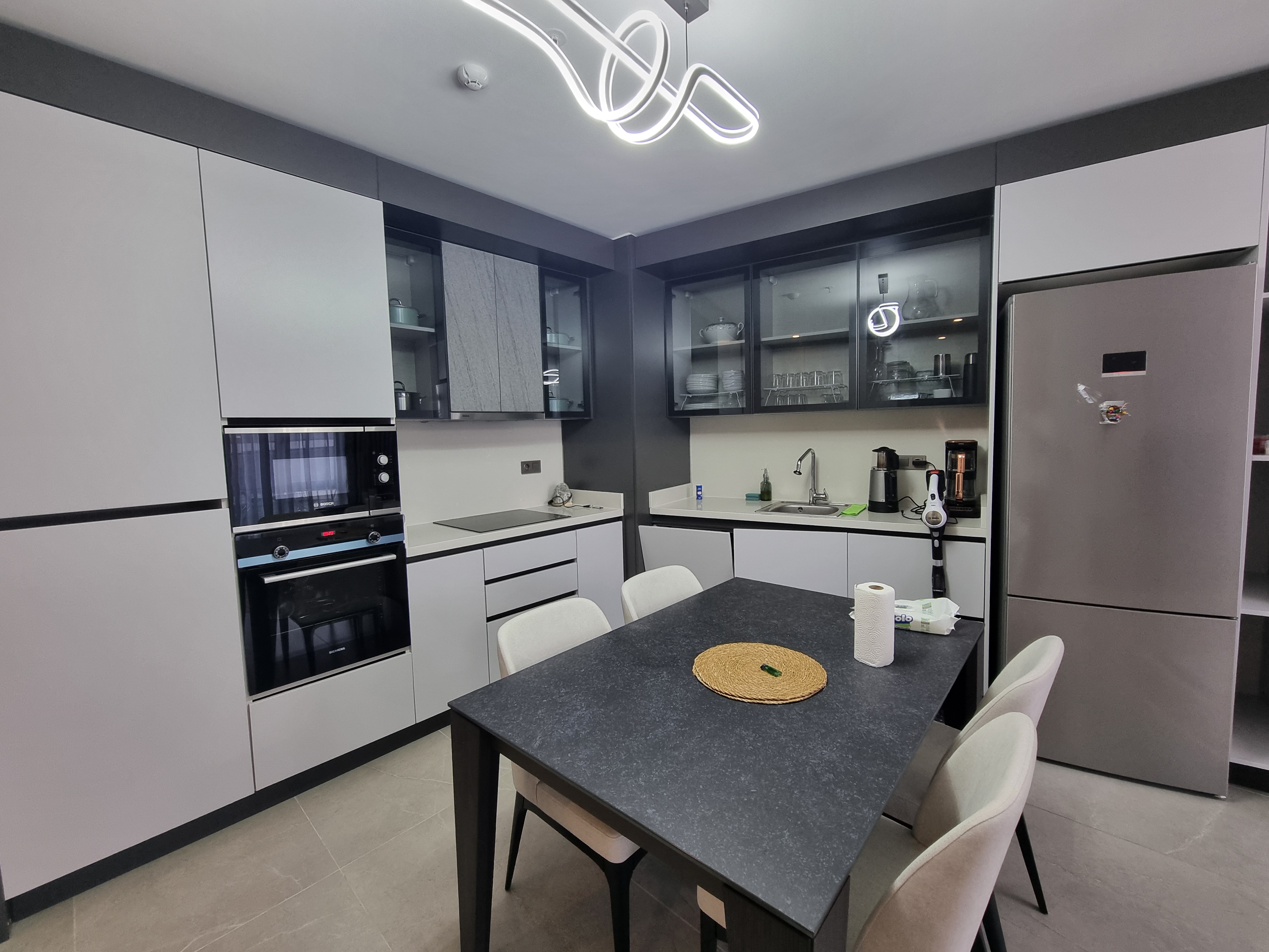 VELUX ANKARA'DA AVM MEYDAN MANZARALI GENIS SATILIK 2+1 DAIRE
