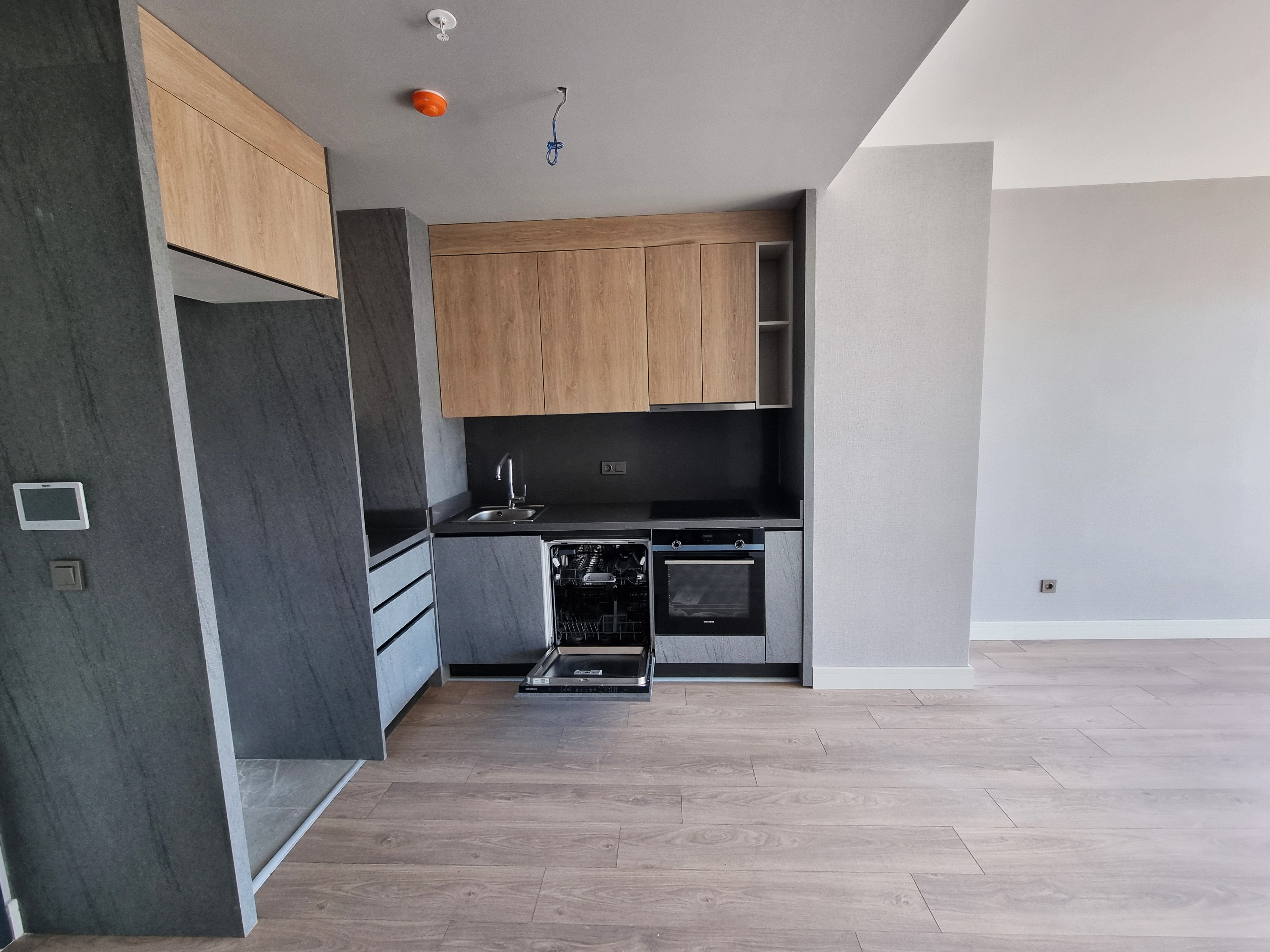 VELUX ANKARA'DA 6.KAT SEHIR MANZARALI KIRALIK 1+1 DAIRE