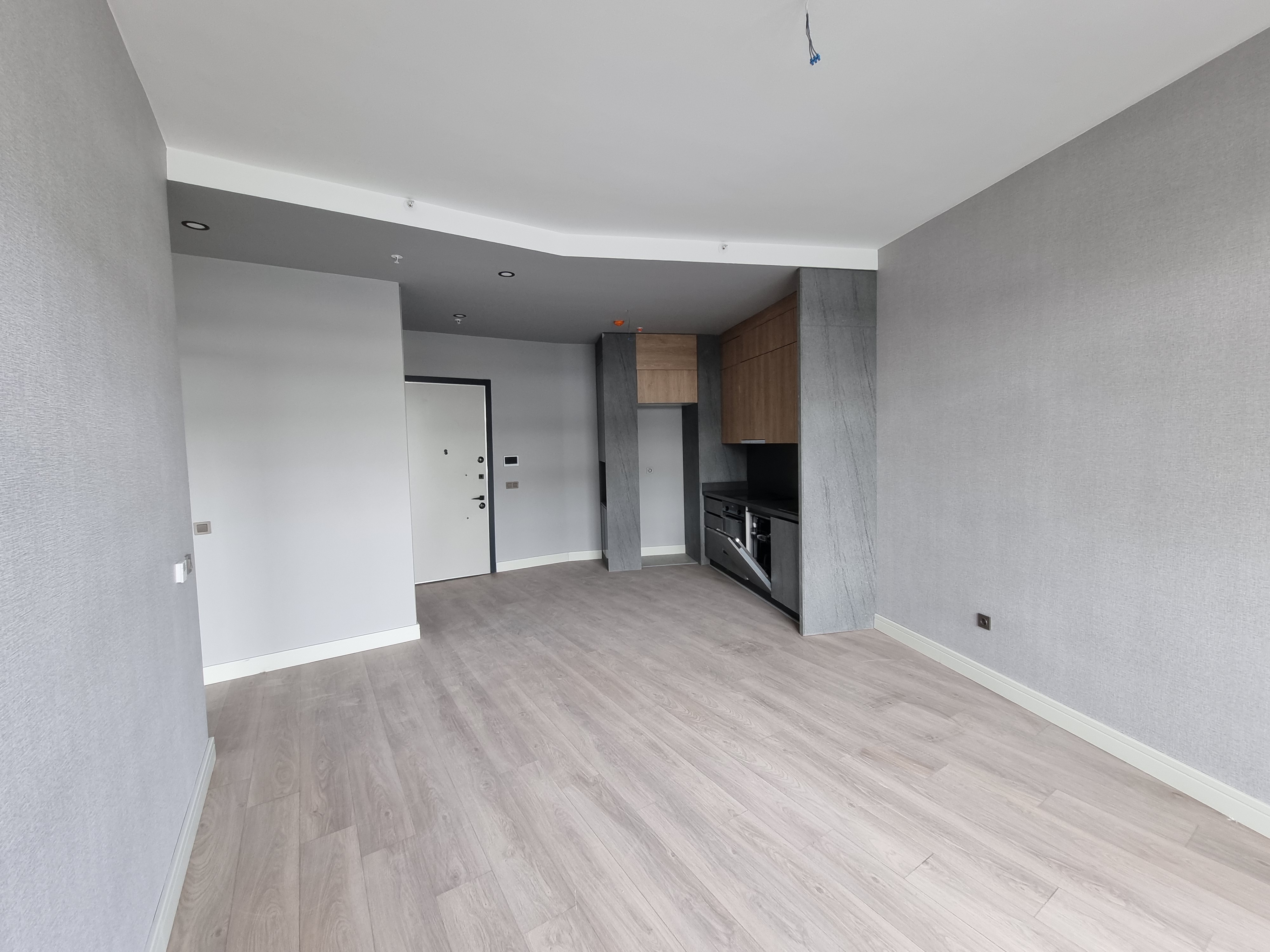 MARS ANKARA'DAN VELUX ANKARA'DA KIRALIK GENIS TIP 1+1 OFIS