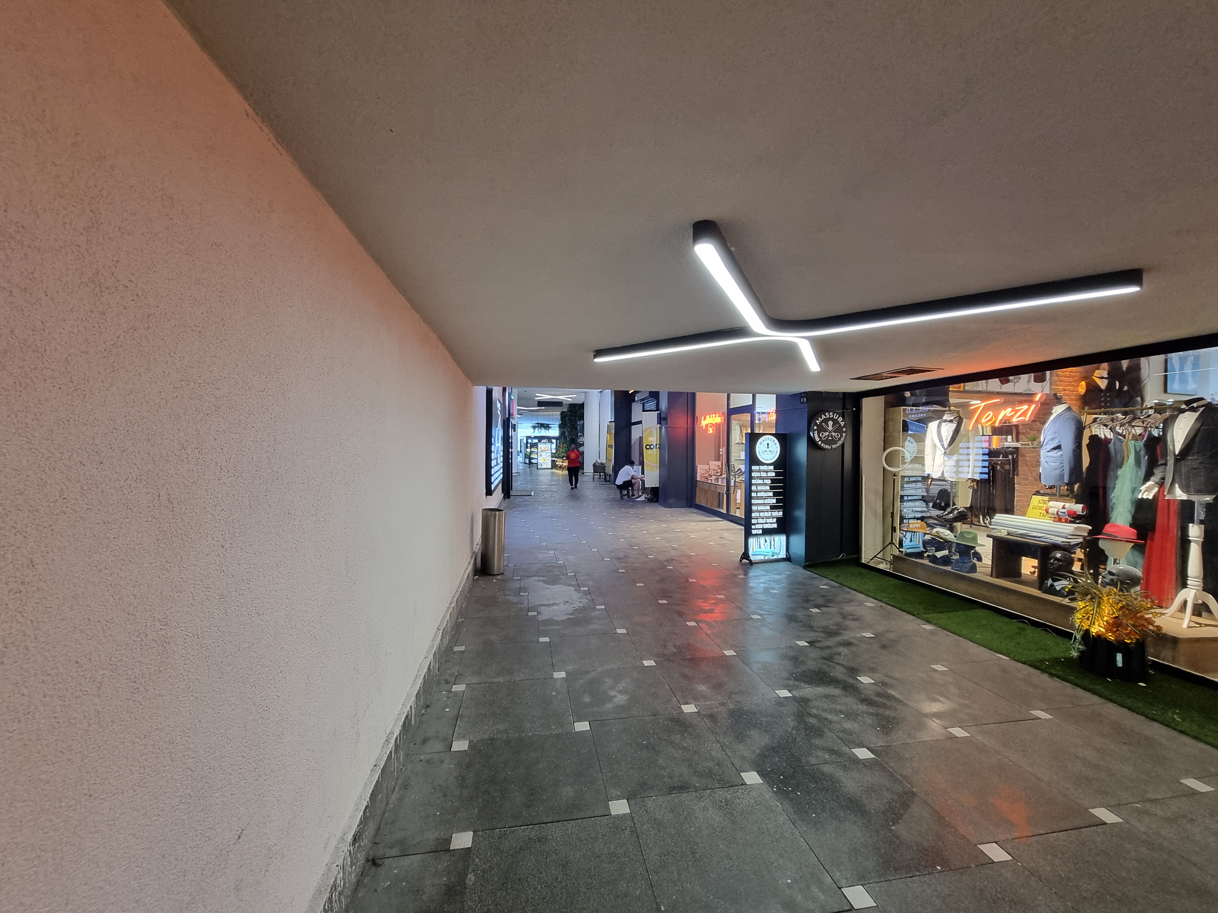 MARS ANKARA'DAN VELUX AVM'DE SATILIK KIRACILI MAGAZA
