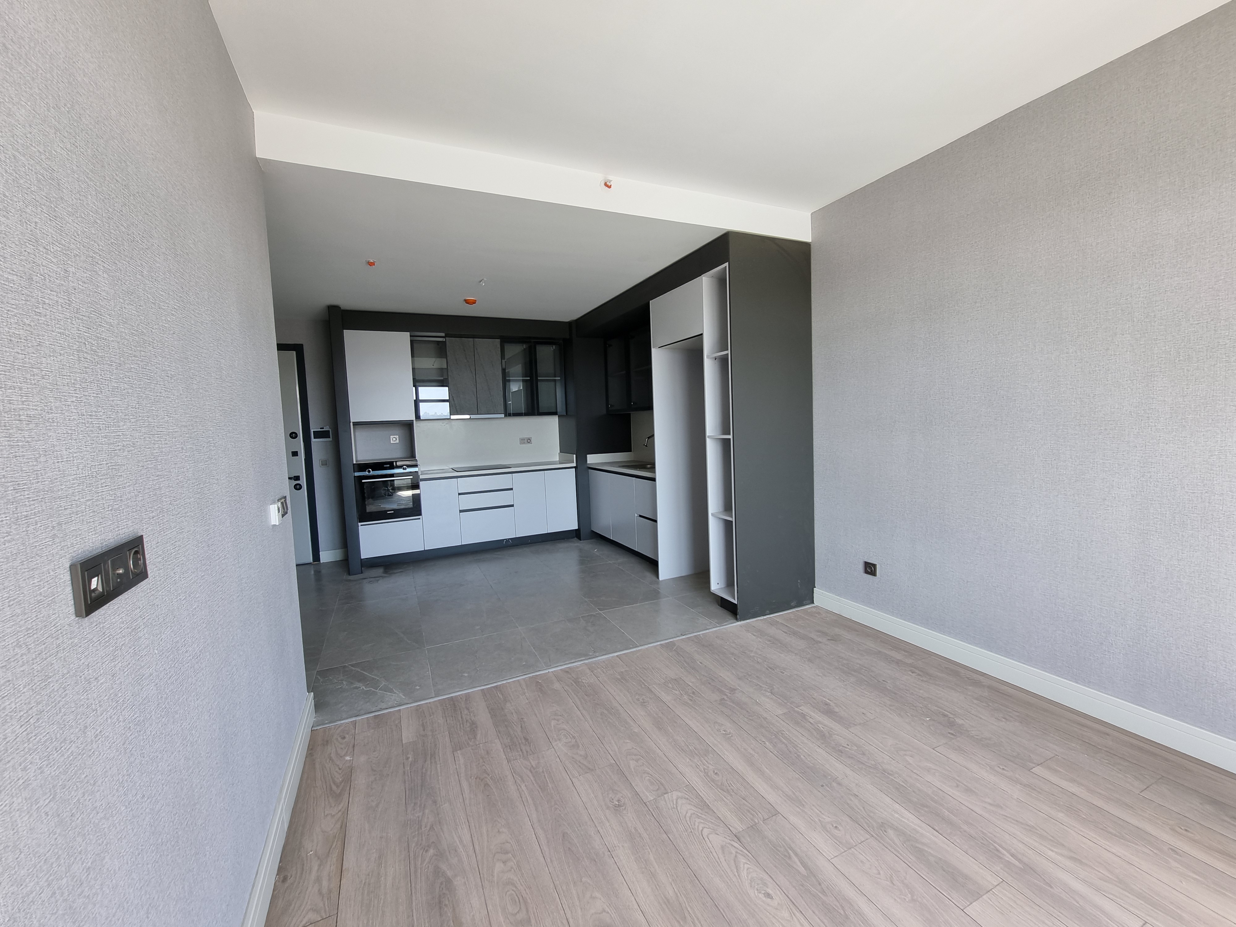 MARS ANKARA'DAN VELUX ANKARA'DA SEHIR MANZARALI KIRALIK 2+1 DAIRE
