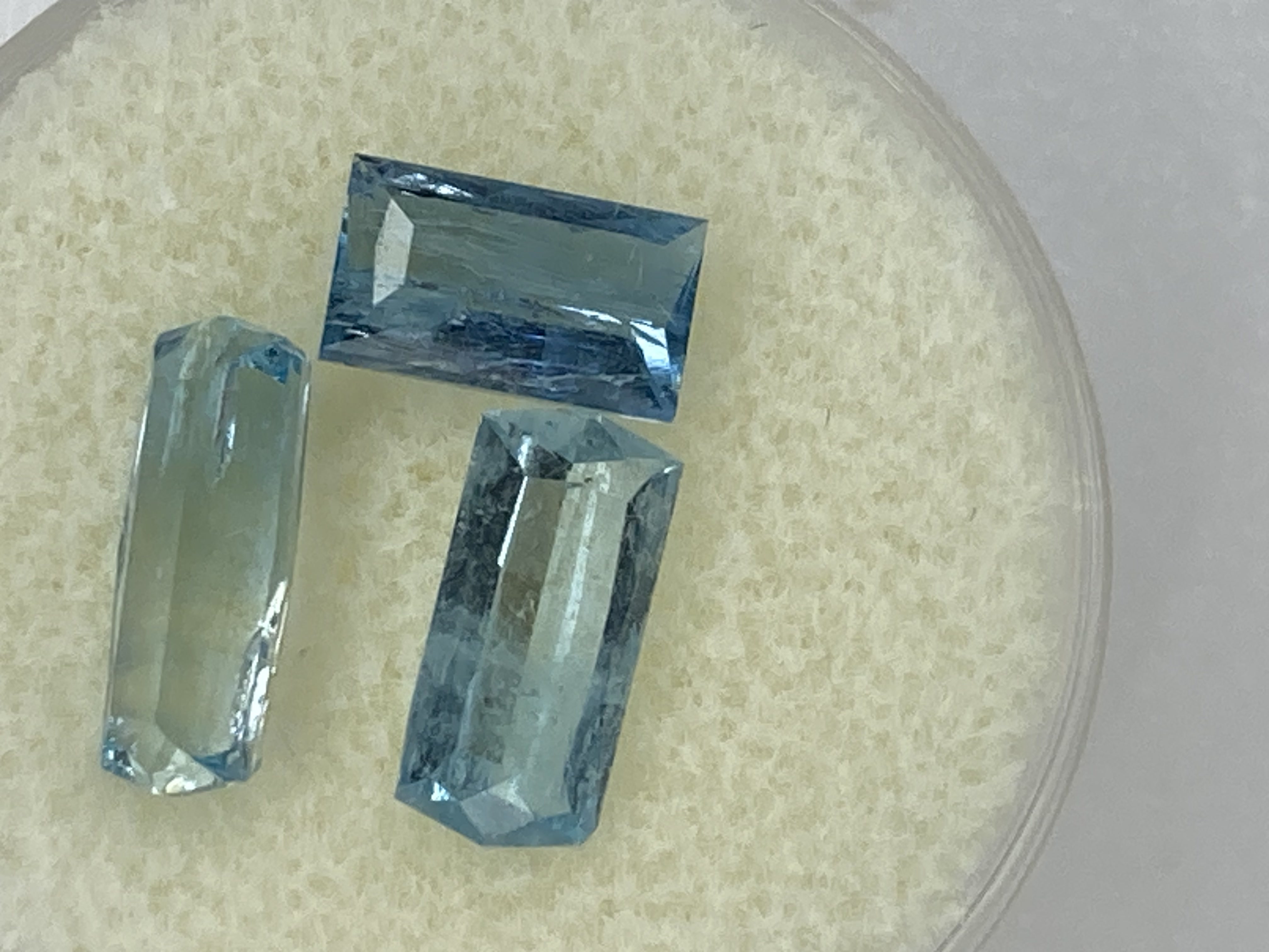 Aquamarine - sky blue