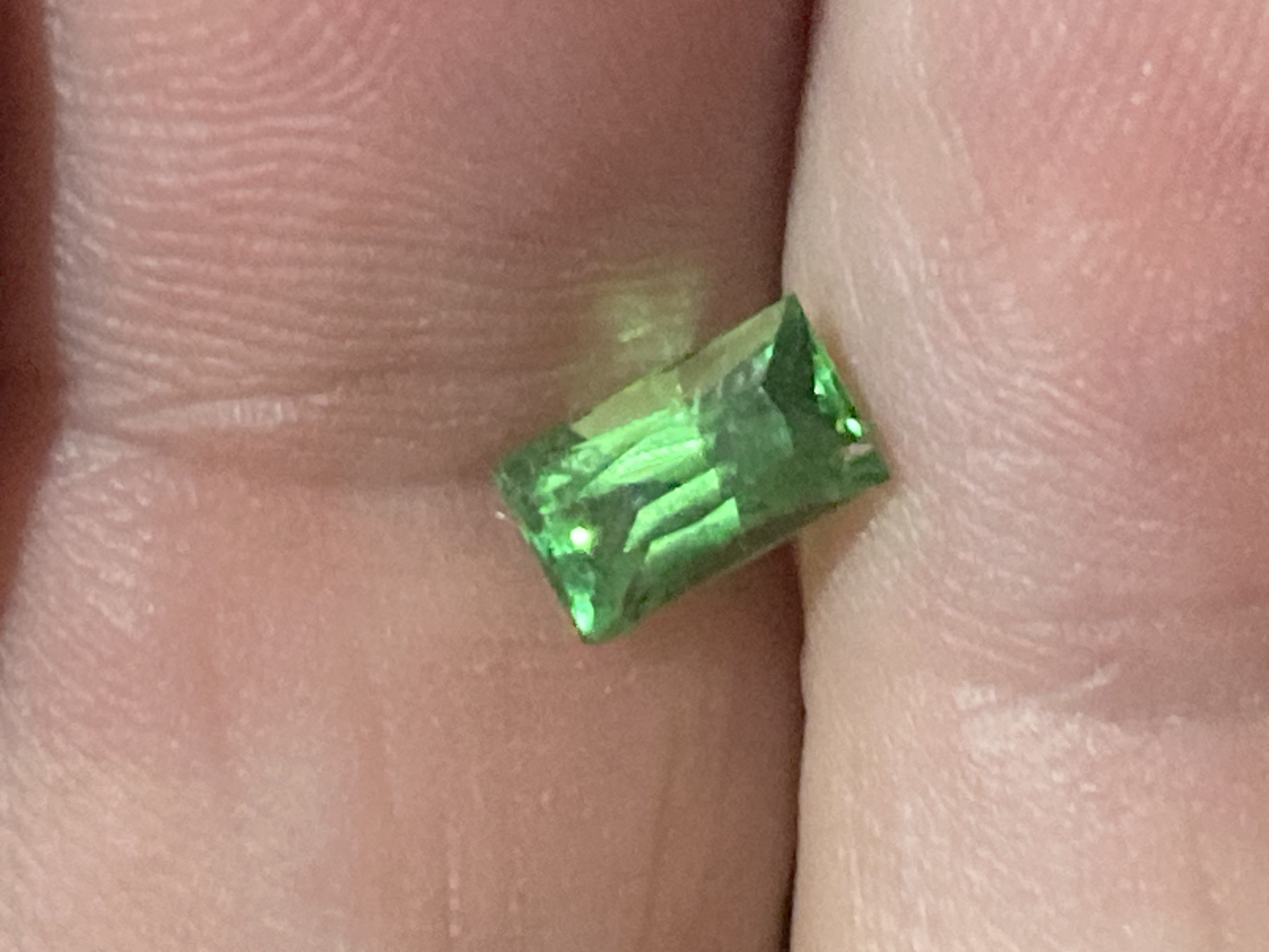 Garnet-Tsavorite- Green- top color