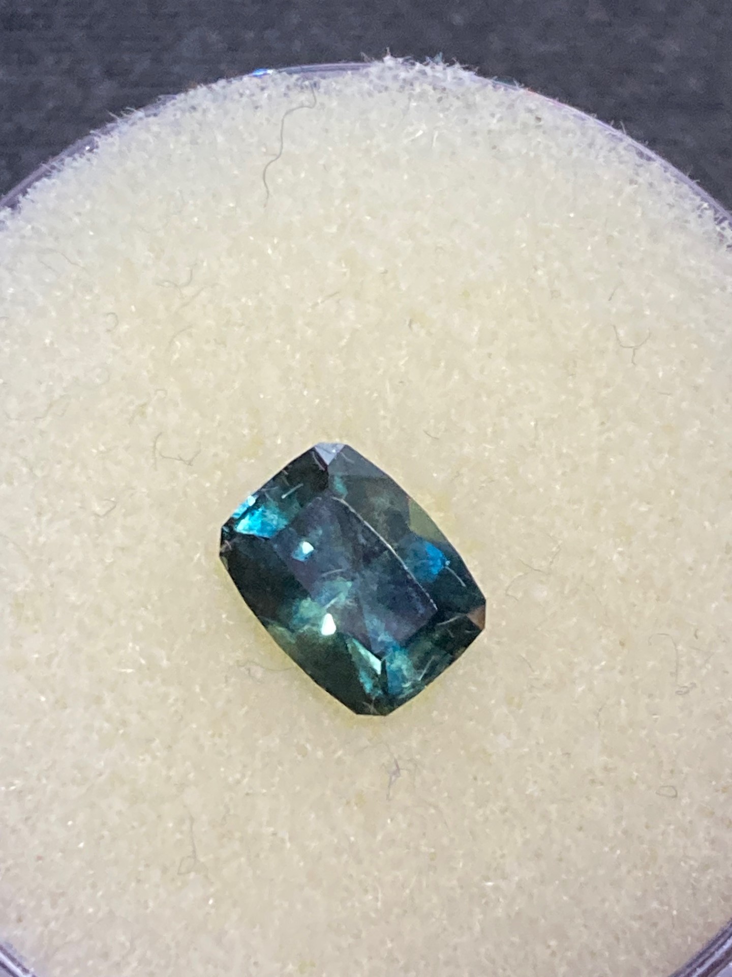 Sapphire -Rich Green Untreated