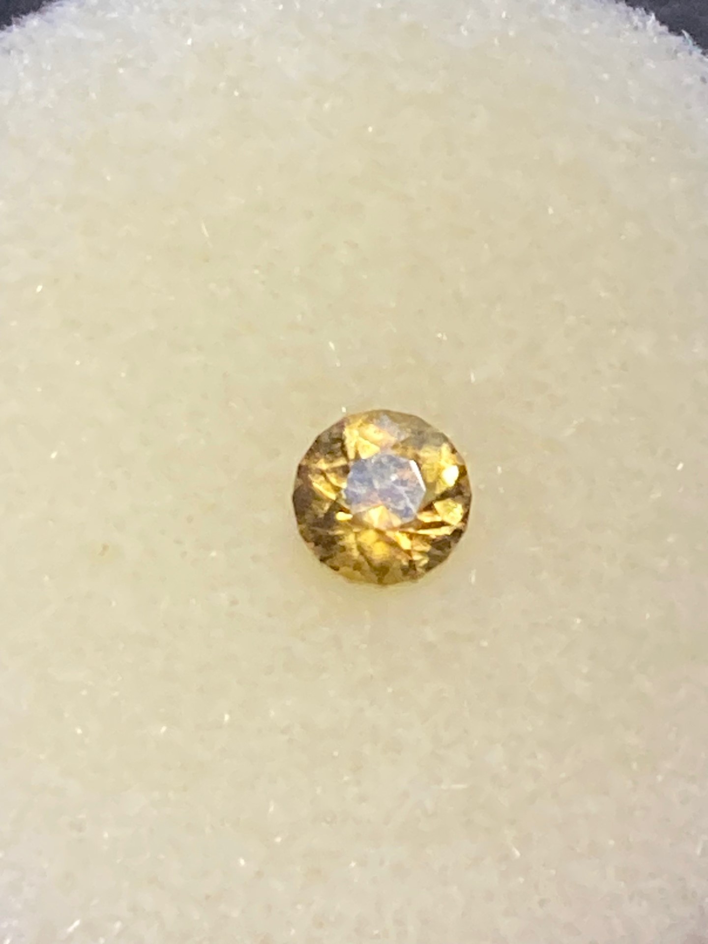 Sapphire -Golden Yellow -natural