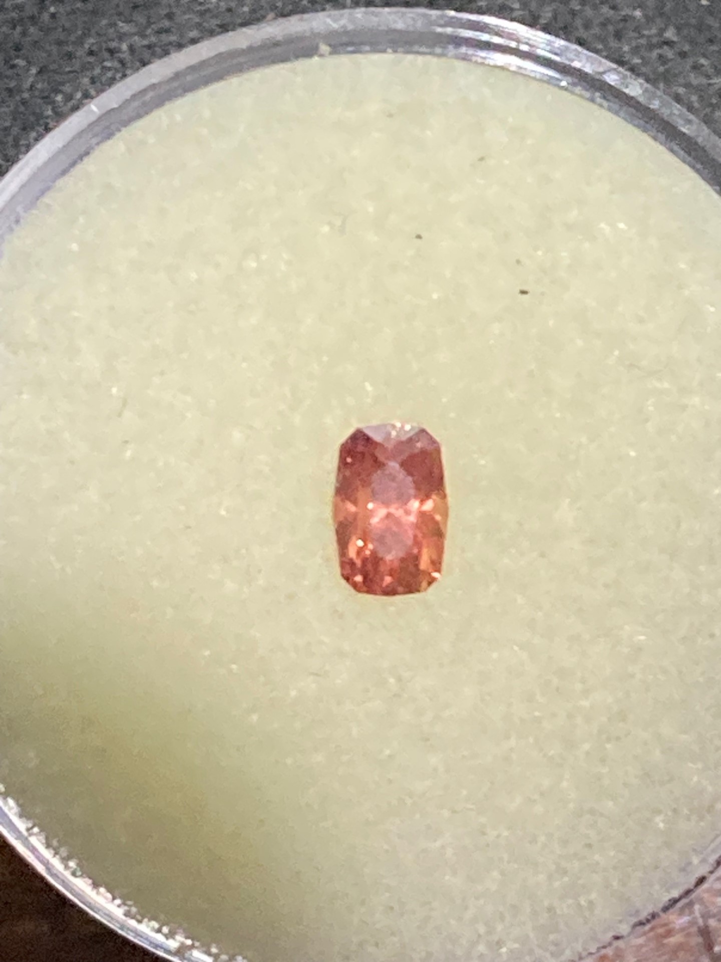 Sapphire-Padparadscha Orange- VVS