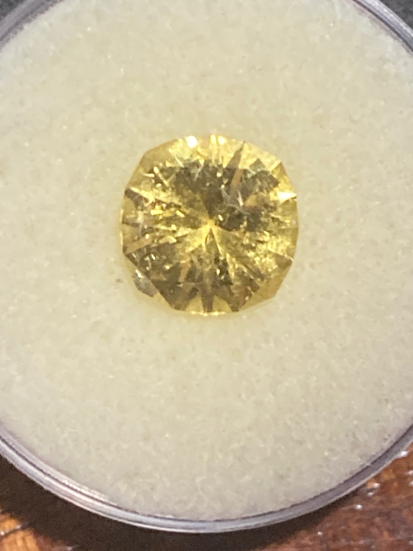 Heliodor- Golden Yellow (spectacular cut)