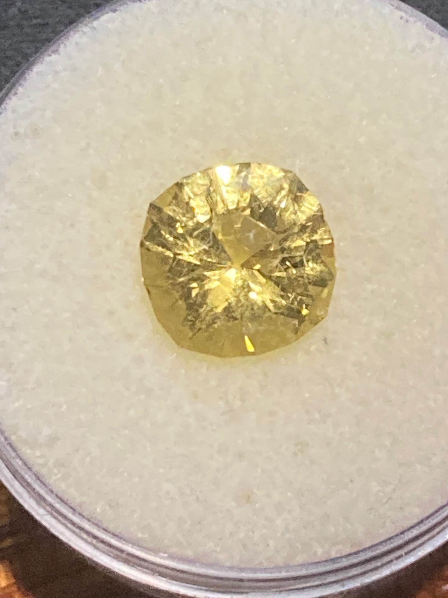 Heliodor- Golden Yellow (spectacular cut)