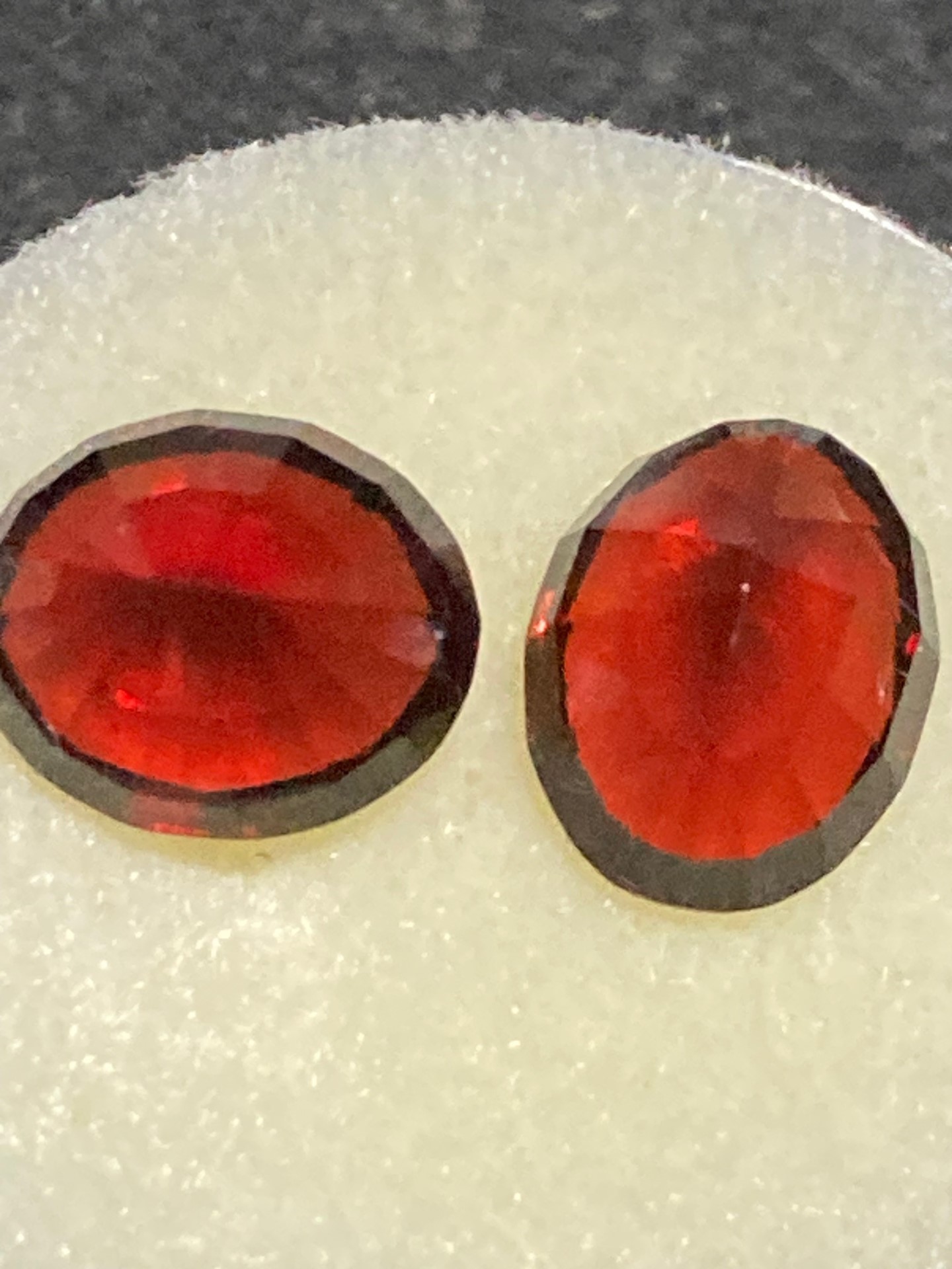 Garnet-Rhodolite-Pigeon Blood  Red / PAIR