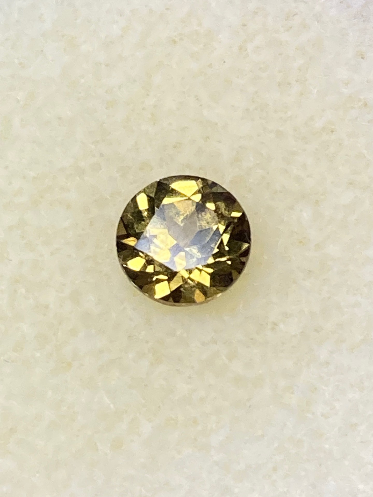 Garnet-"Mali" -Golden with yellow flash