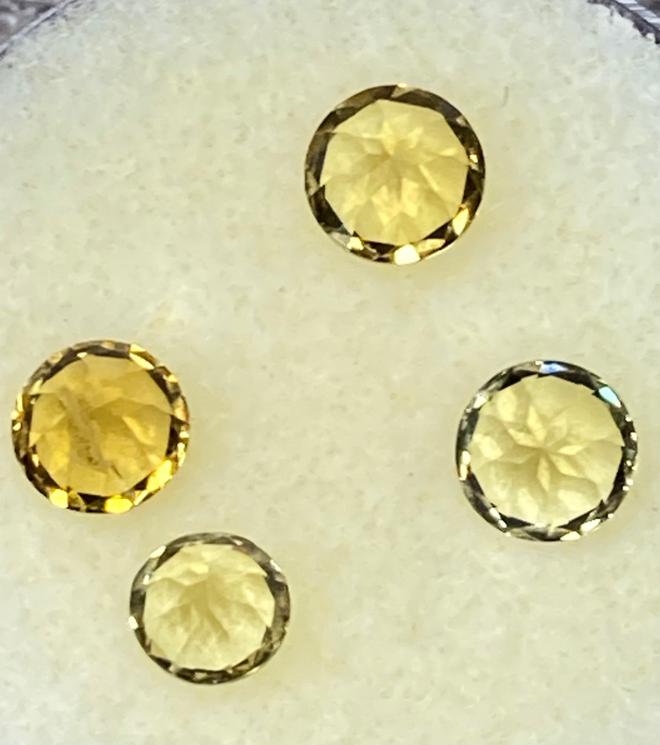 Garnet-"Mali" - Yellow to gold with yellow flash