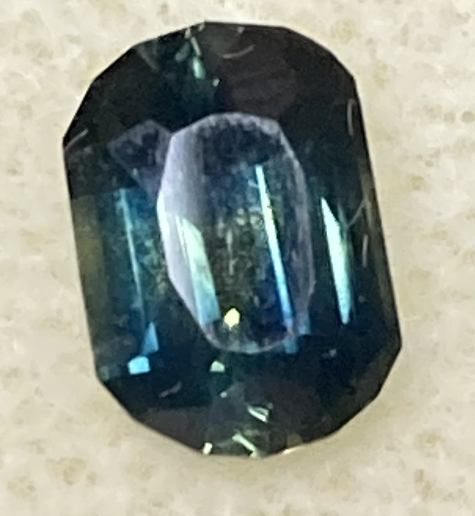 Sapphire Natural Emerald Green with strong flash