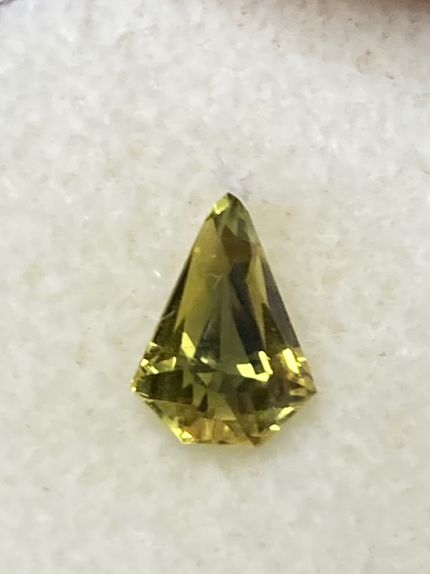 Sapphire Natural Yellow tip to green yellow body