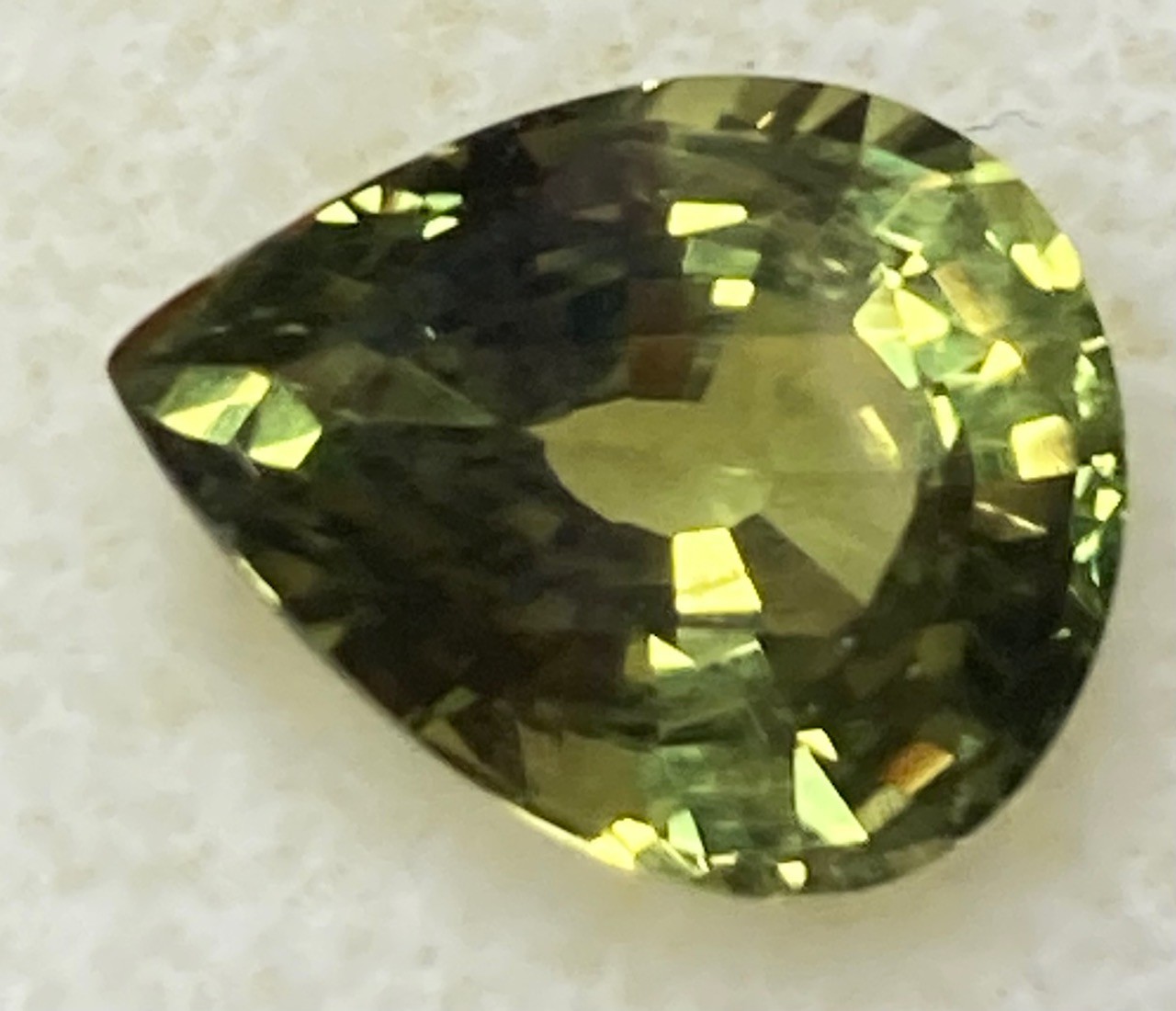 Sapphire - Natural yellowish Green