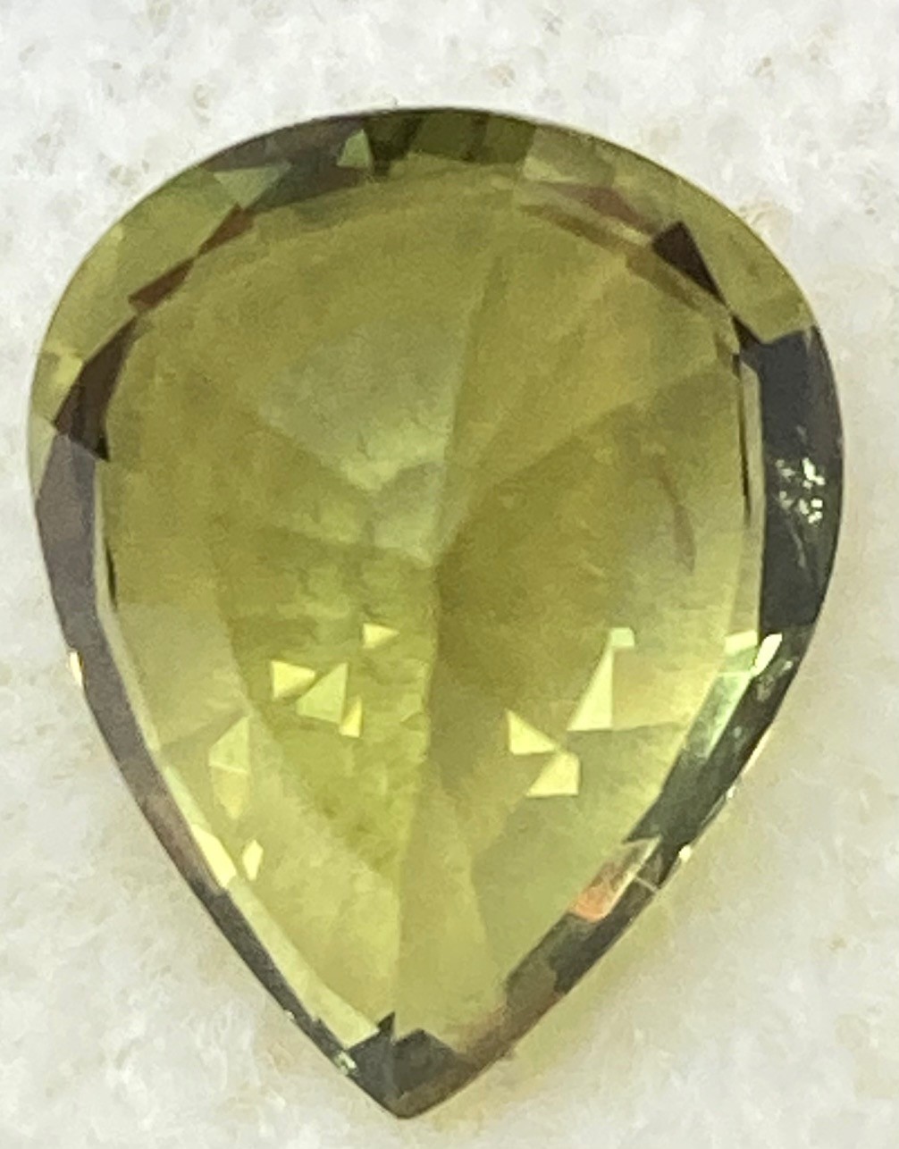 Sapphire - Natural yellowish Green