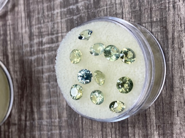 Natural Sapphires cut as tennis bracelet or accent stones