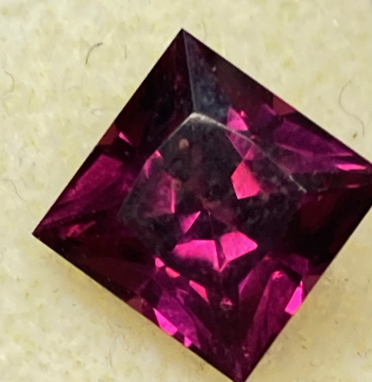 Garnet (Rhodolite)