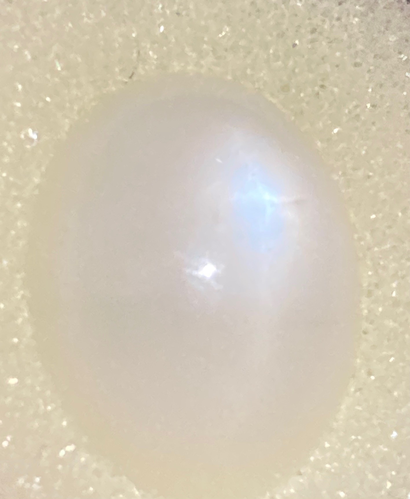 Feldspar- Moonstone-White with strong schiller