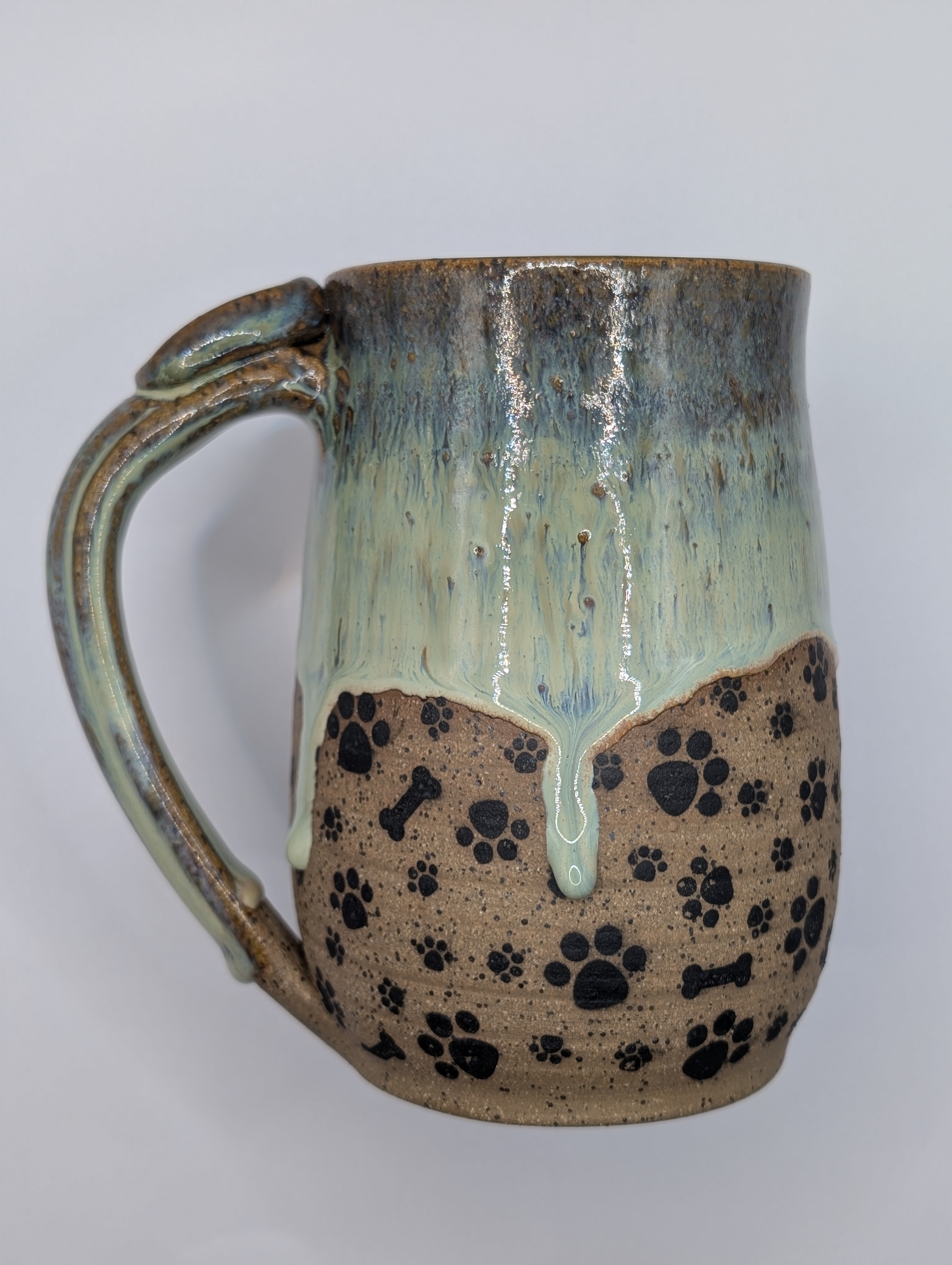 Paws & Bones mug • 24oz • honeydew ivy