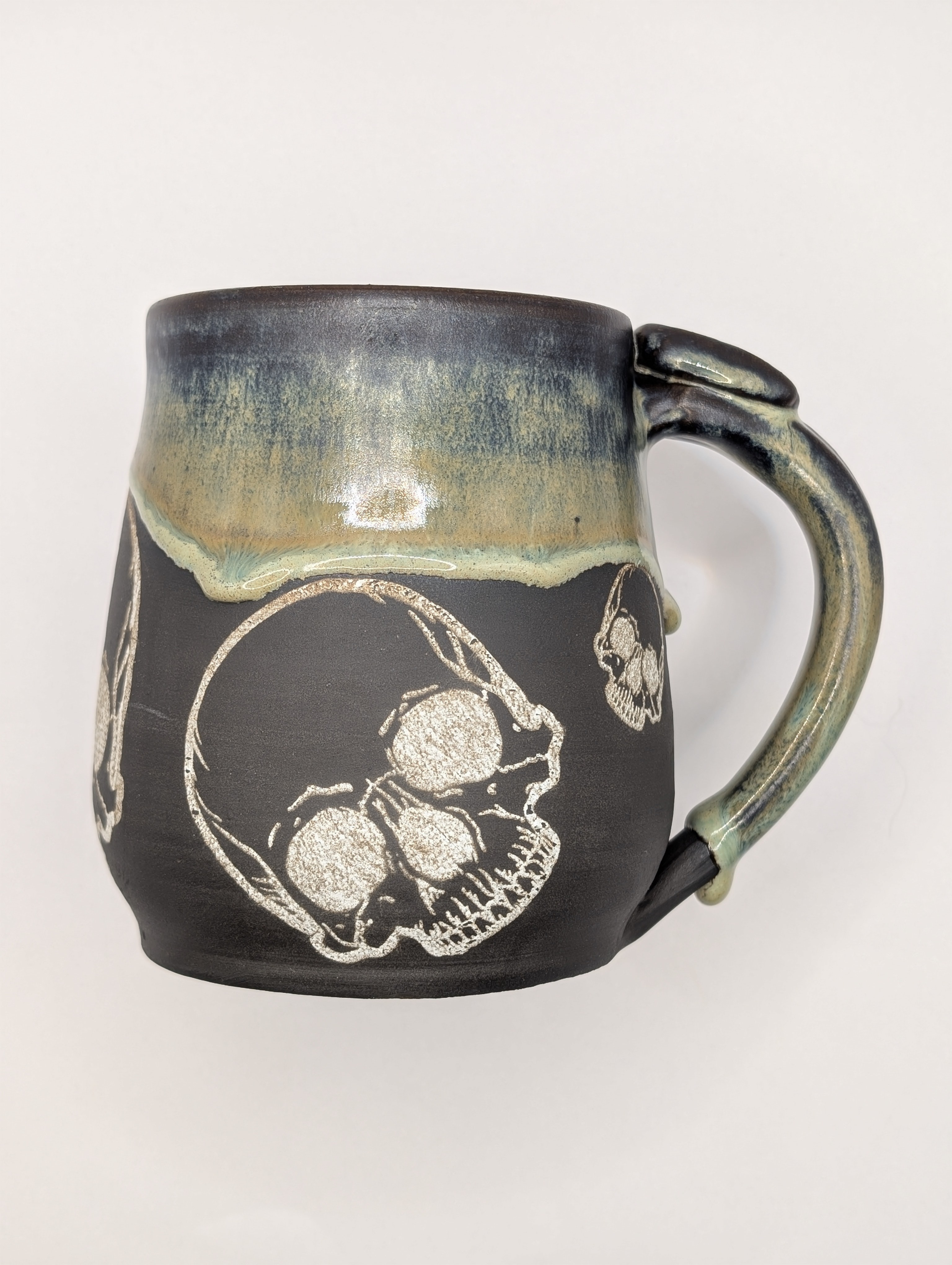 Skull mug • 20oz • bronze green