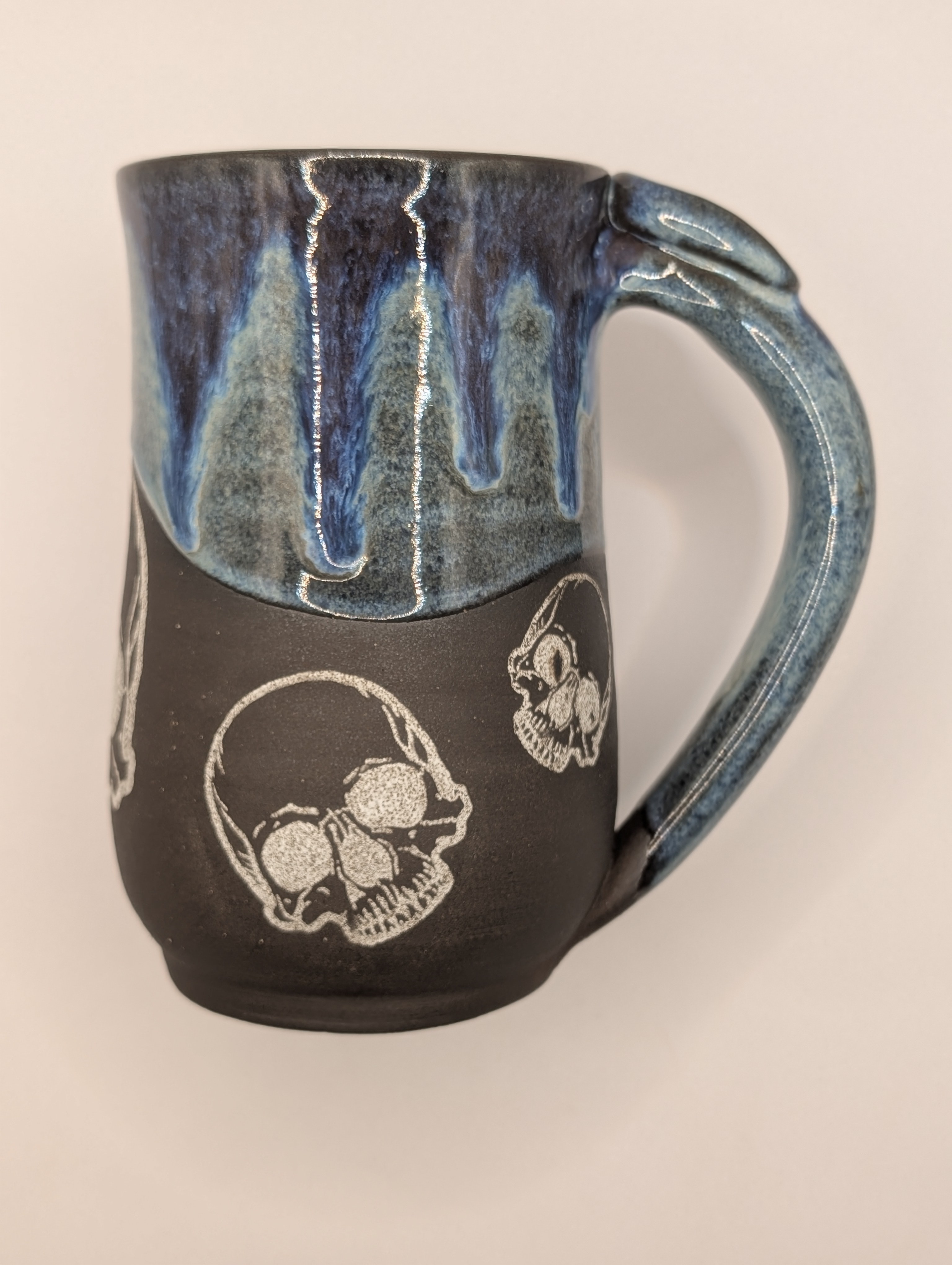 Skull mug • 20oz • electric rain