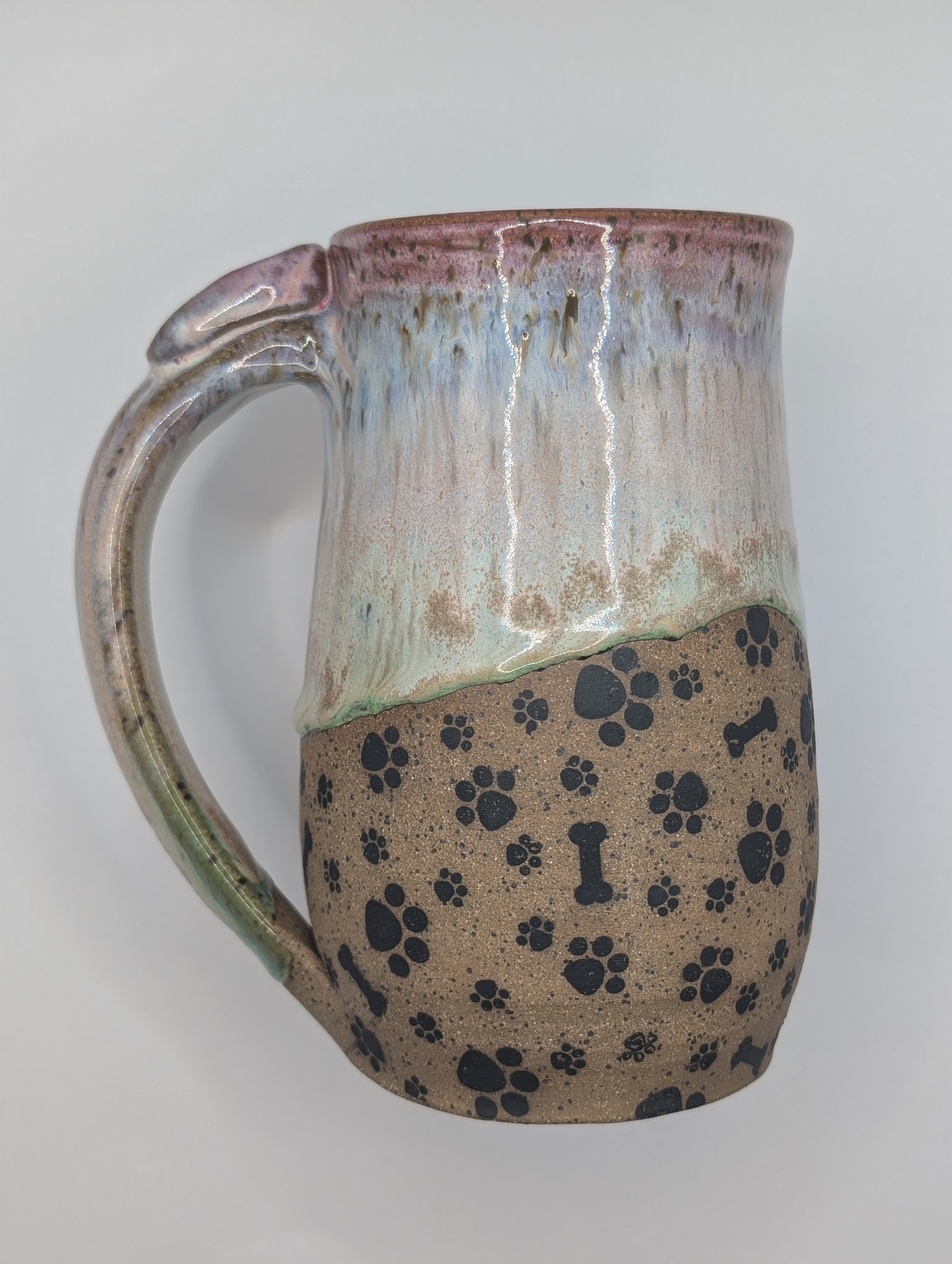 Paws & Bones • 22oz • vivid rainbow 