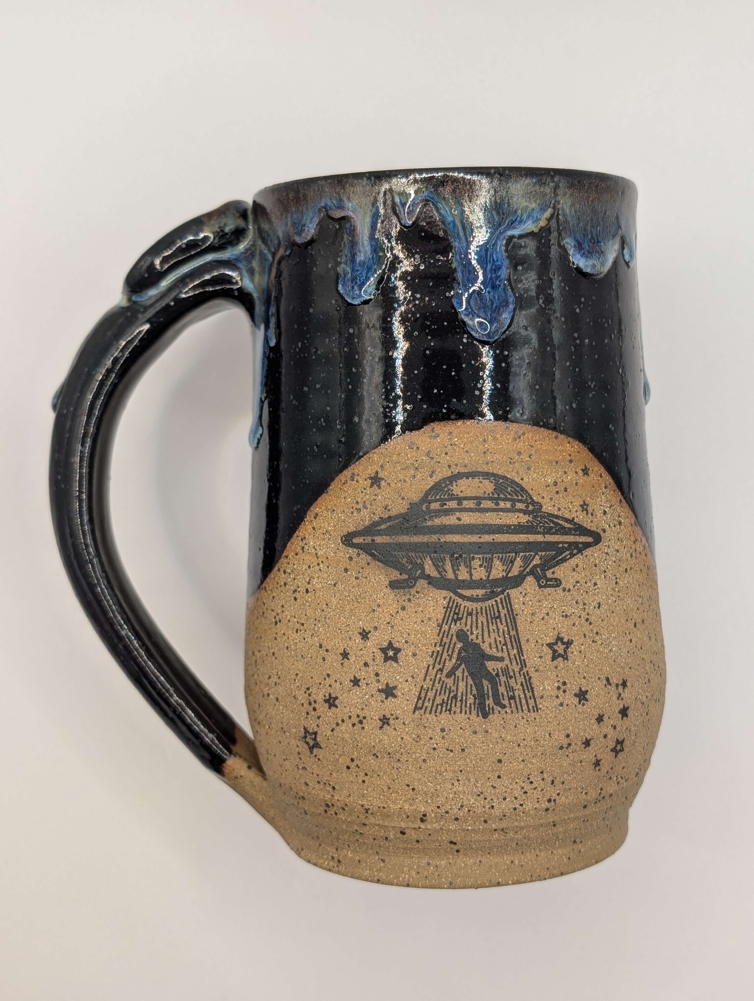 UFO mug • 22oz • black skies