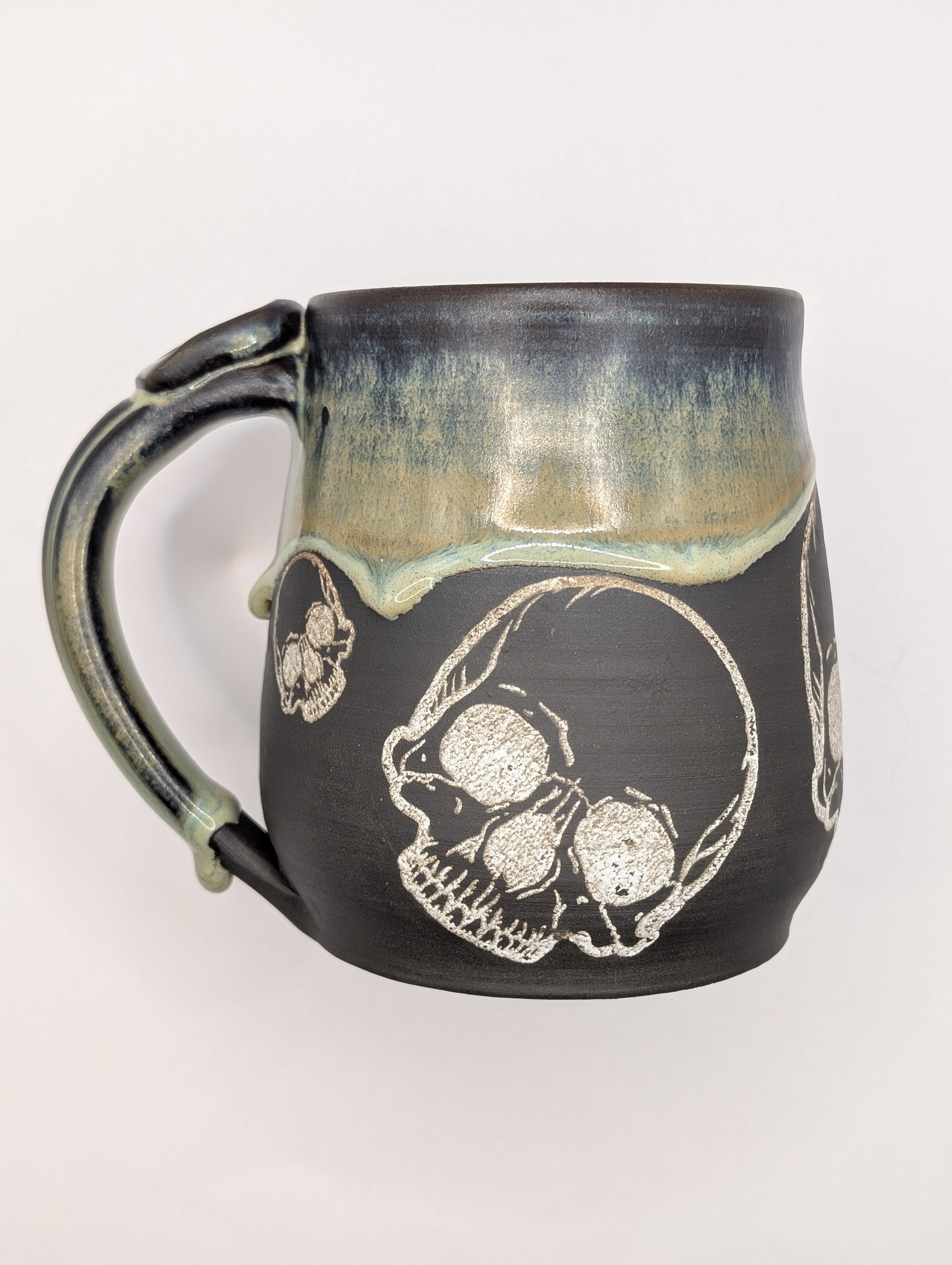 Skull mug • 20oz • bronze green