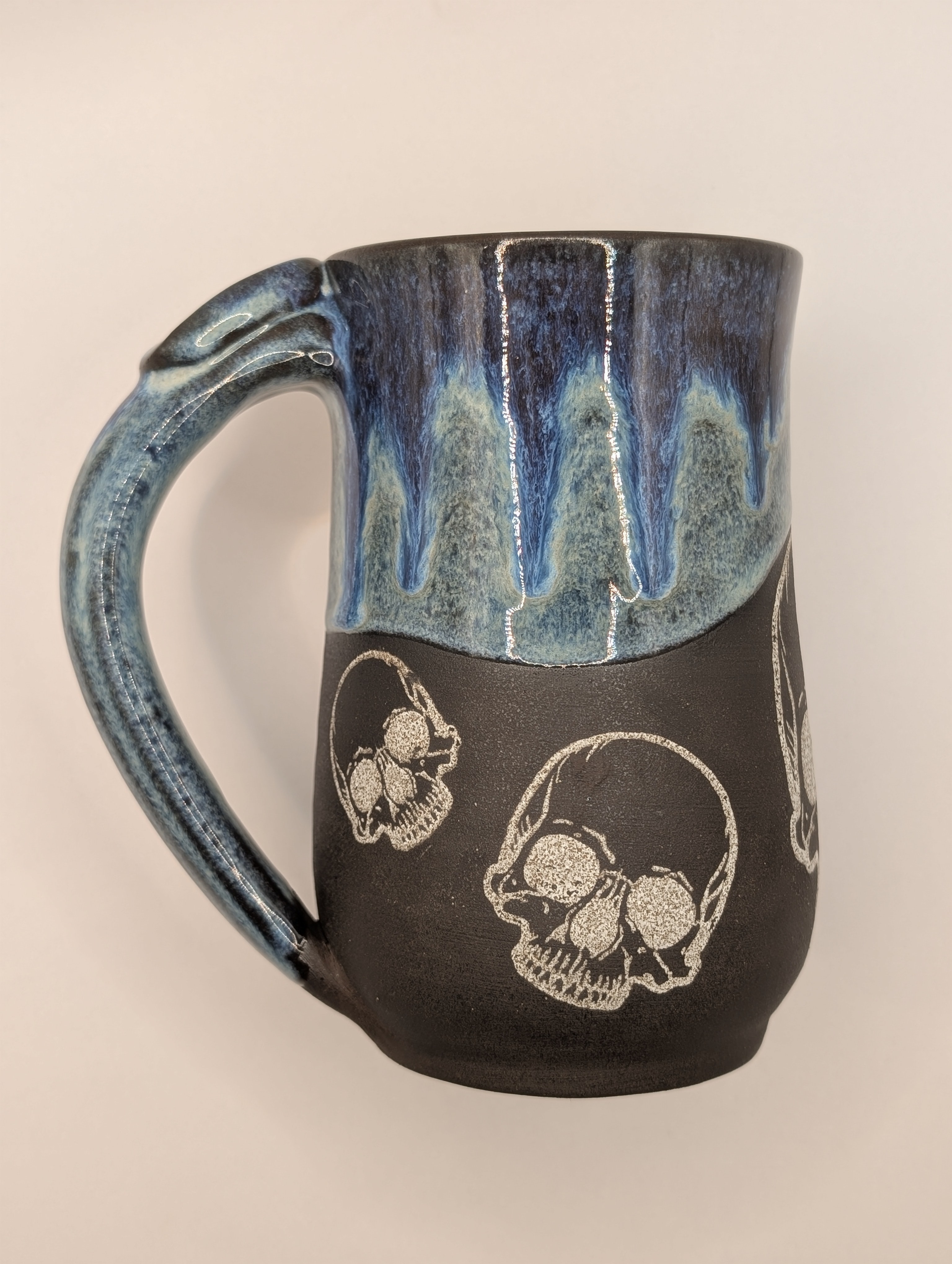 Skull mug • 20oz • electric rain