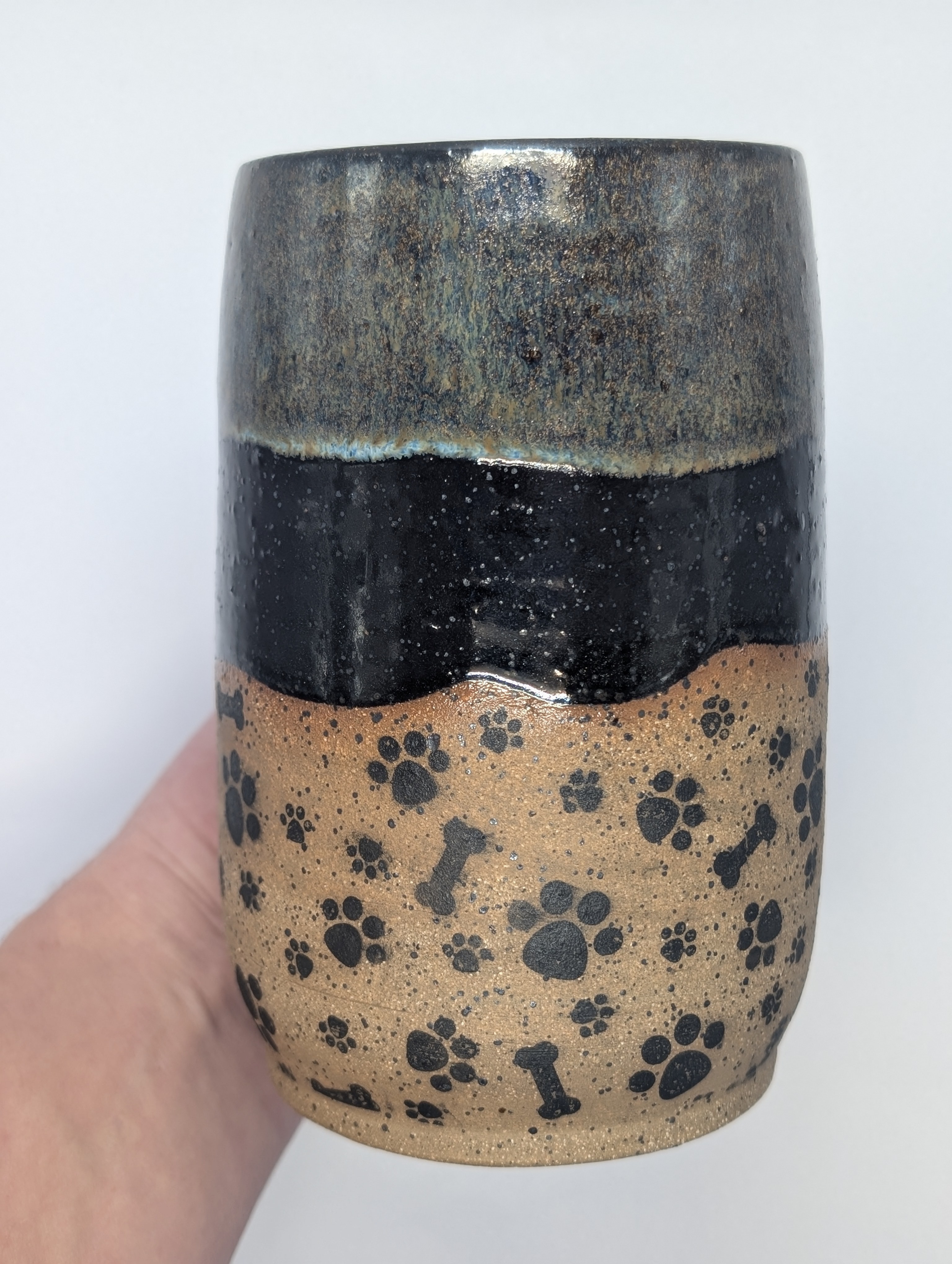 Paws & Bones mug • 22oz • black skies