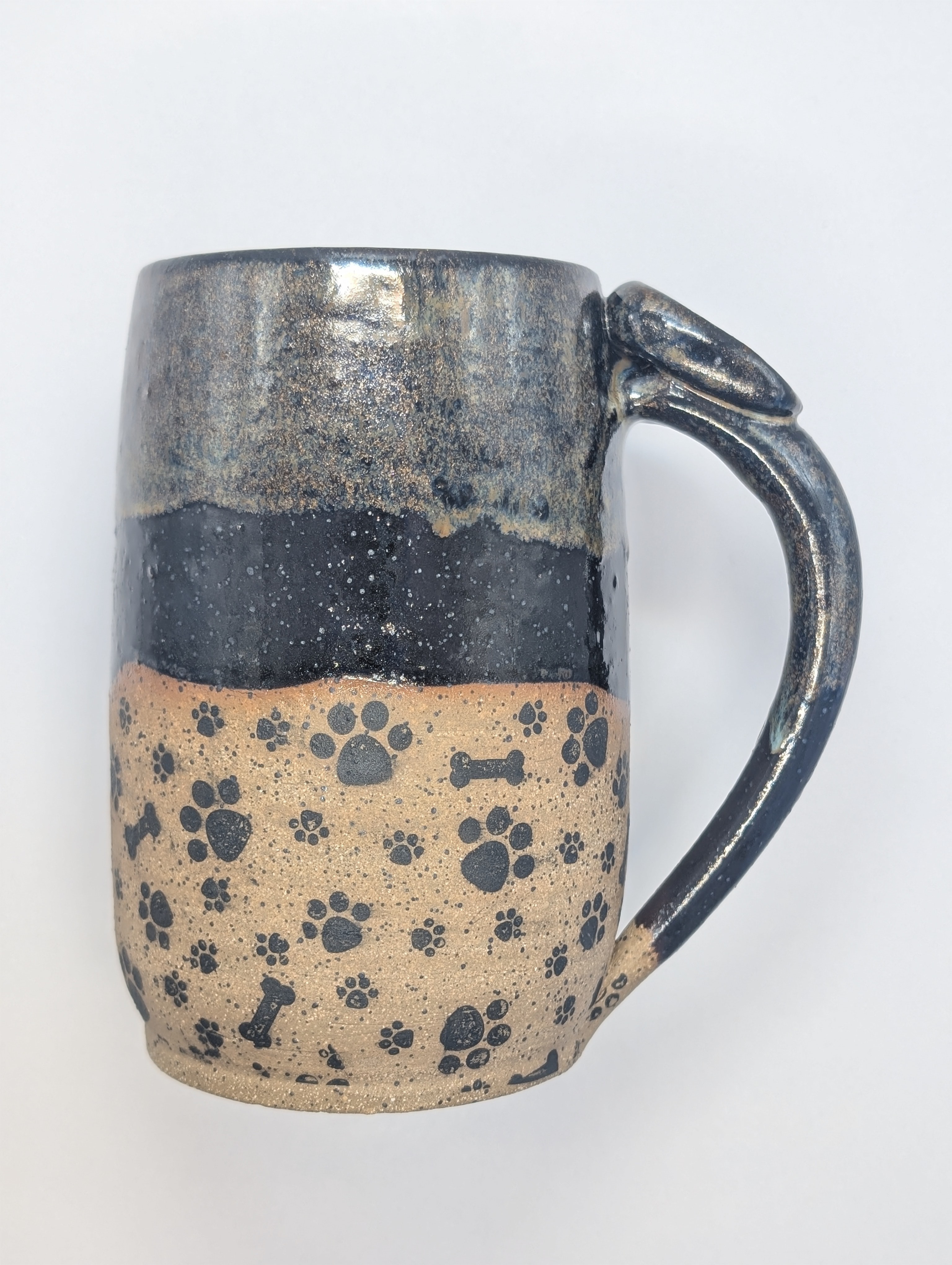 Paws & Bones mug • 22oz • black skies