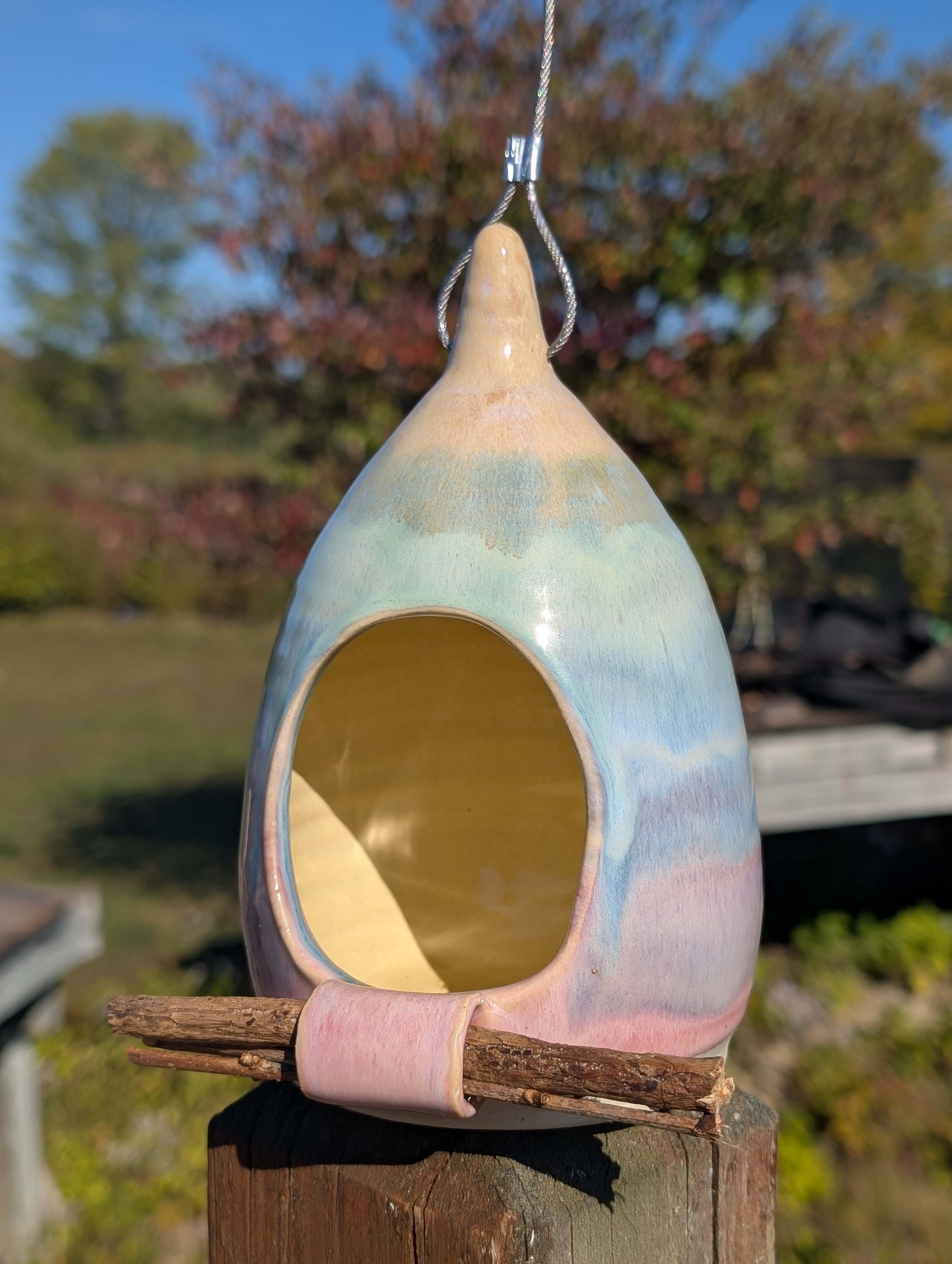 Bird feeder: pastel rainbow 
