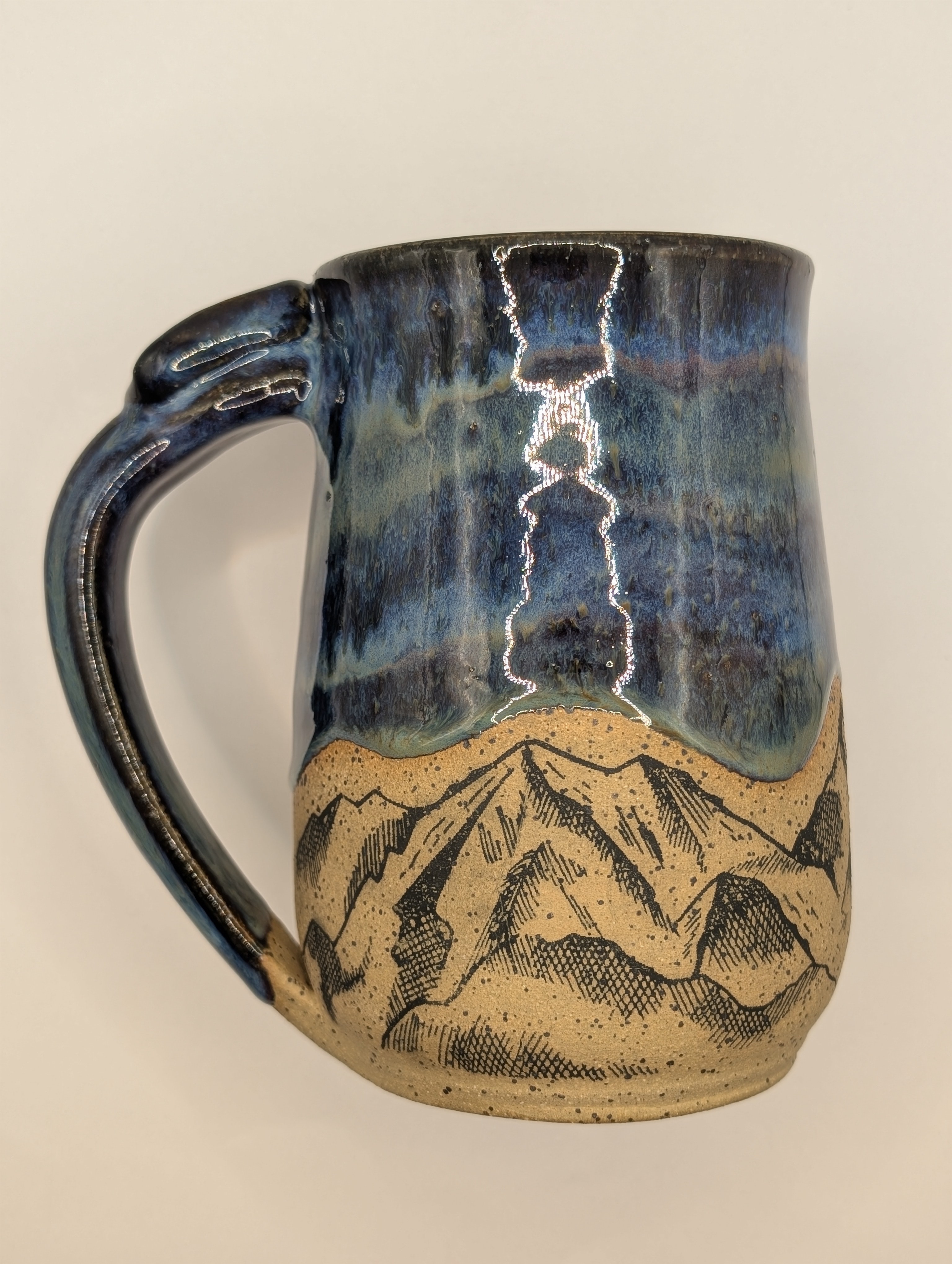 Mountain mug • 22oz • aurora borealis 