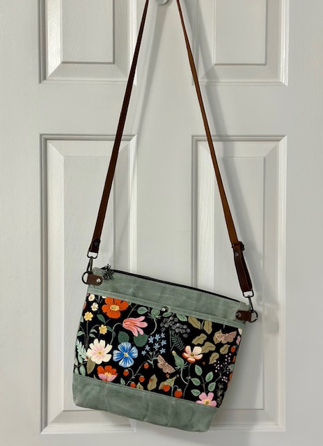 Ladies Medium Large Bag Waxed Canvas & Linen Canvas Pocket