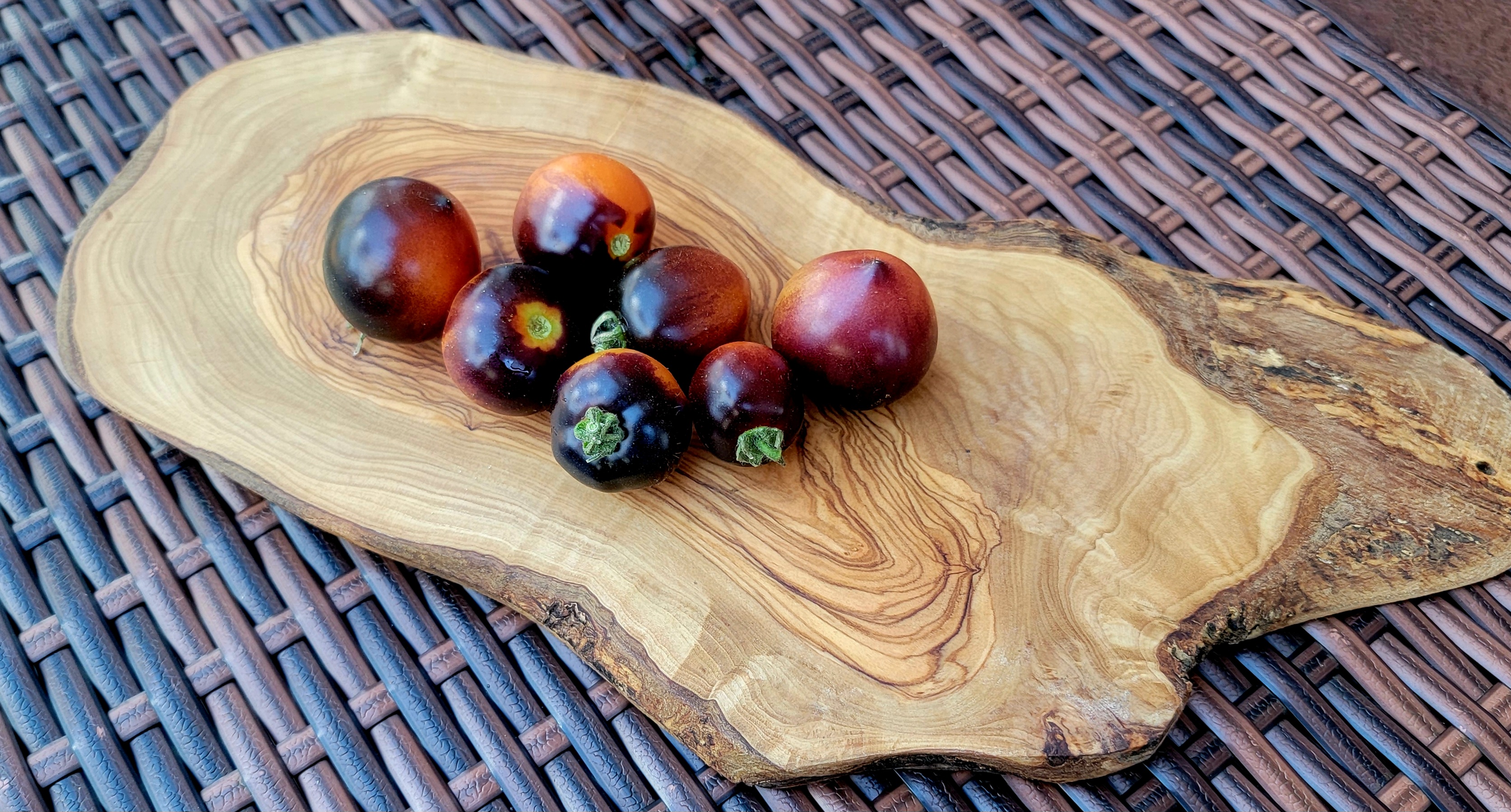 Black Strawberry Tomato