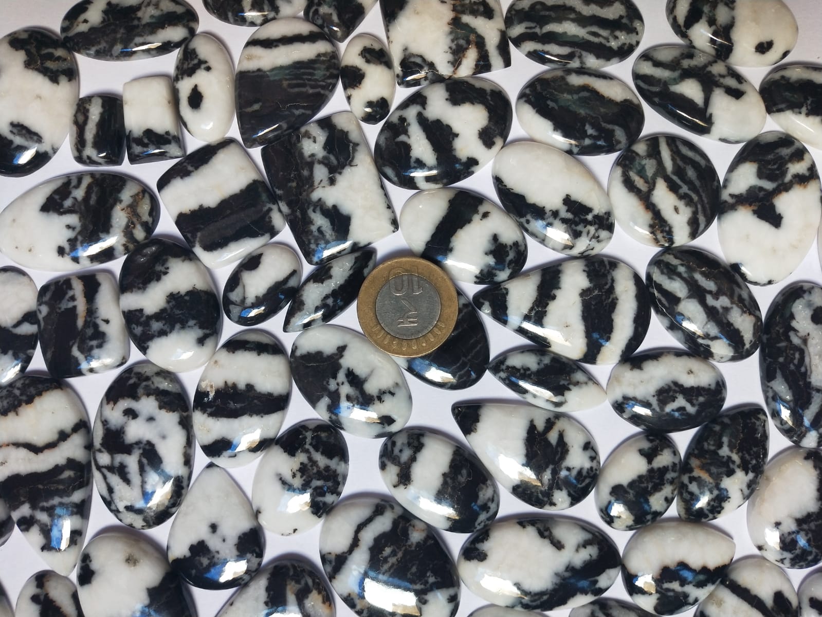 Buffalo Turquoise Natural Gemstone (Cabochon )