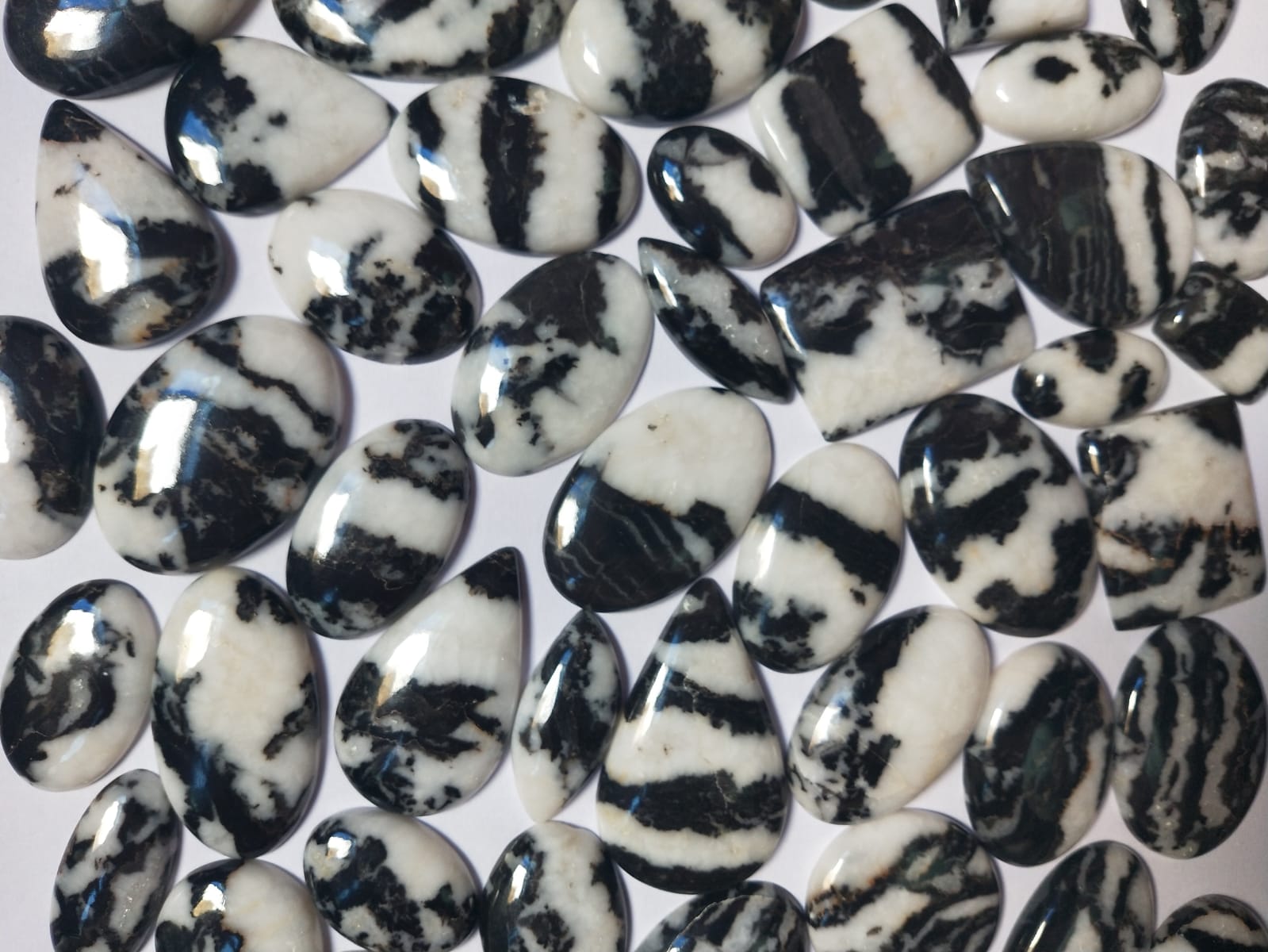 Buffalo Turquoise Natural Gemstone (Cabochon )